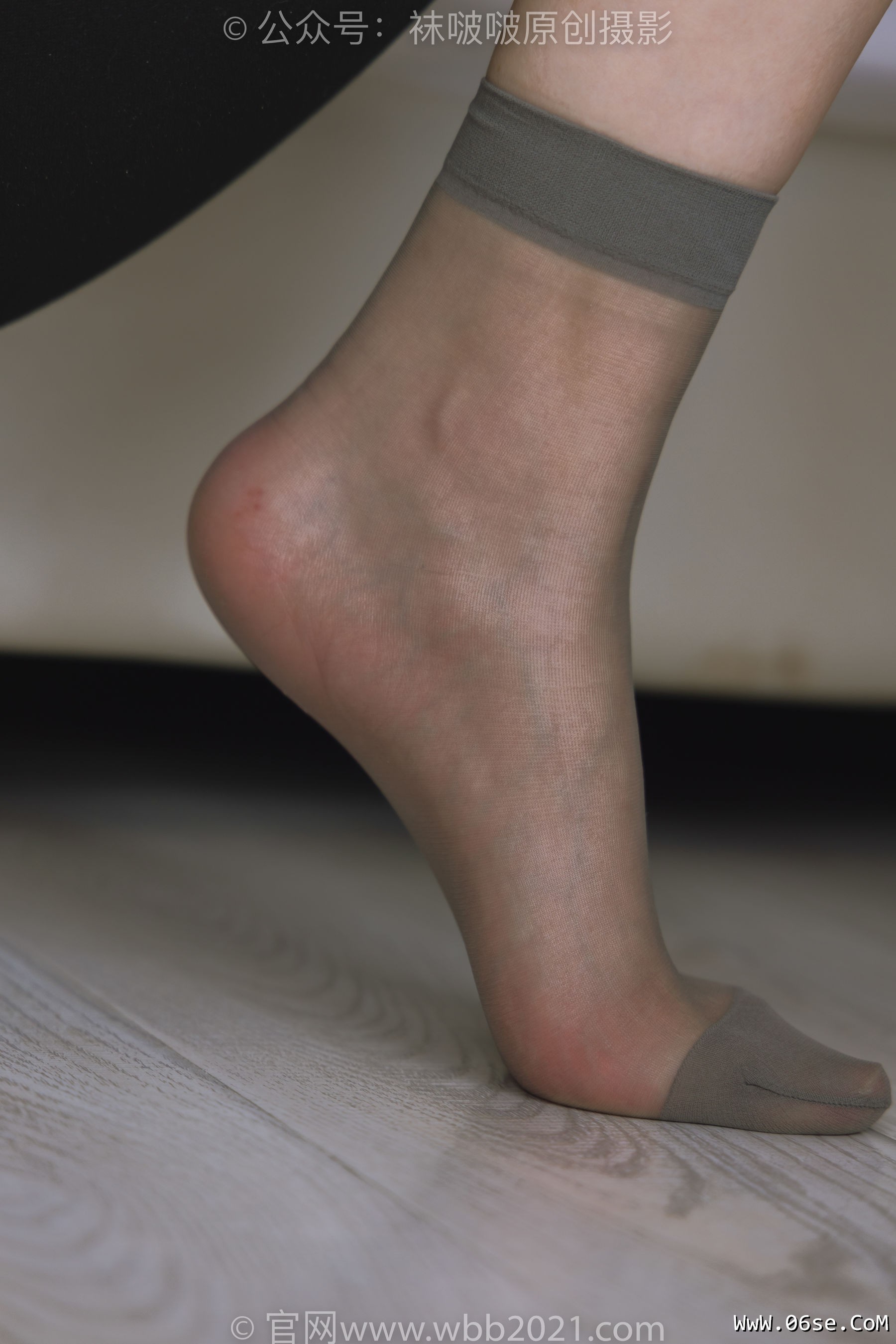 图片[297]-BoBoSocks袜啵啵 No.245 小甜豆 -高跟鞋、短灰丝、半蹲镜头较多[299P]-六色网