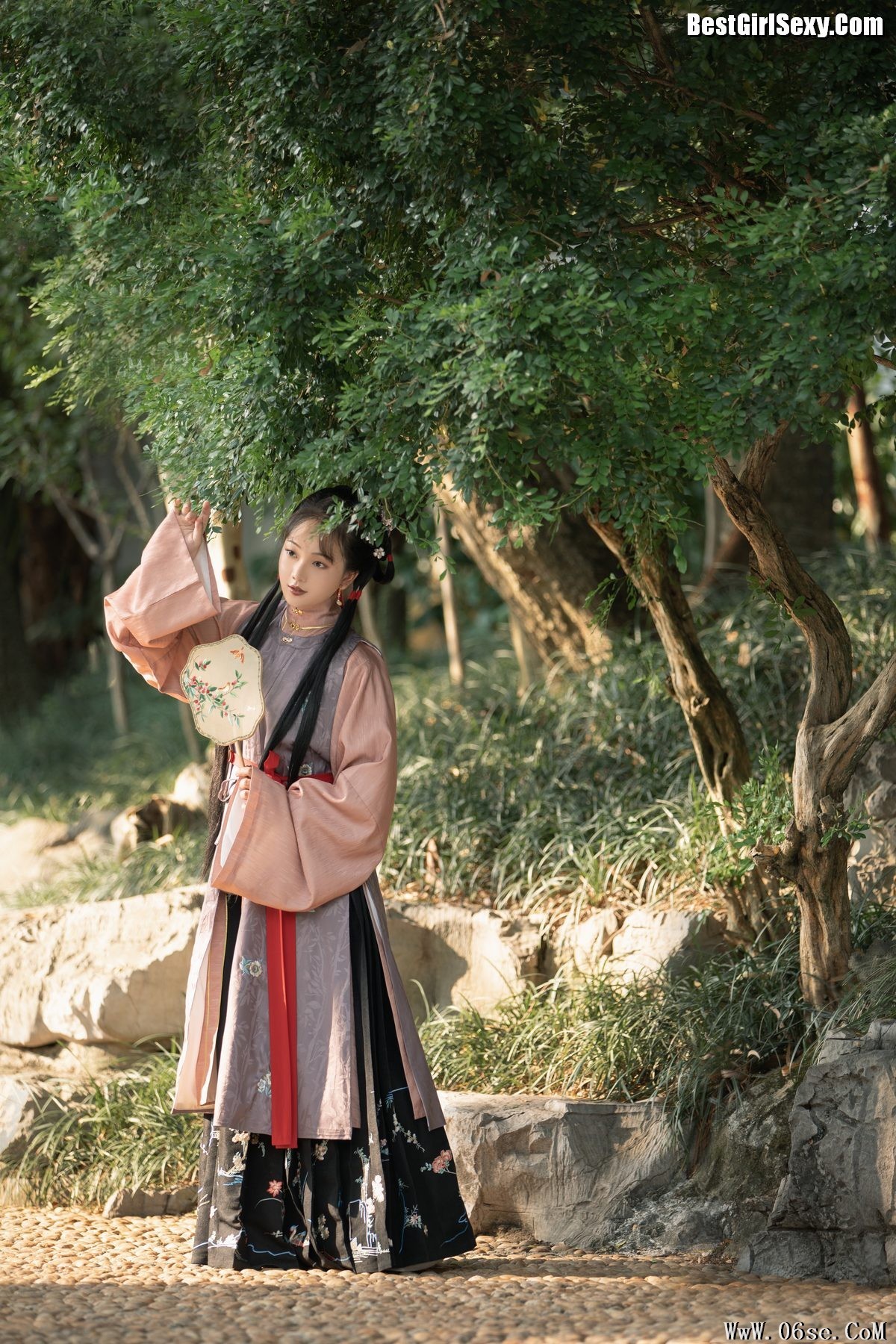 图片[18]-YiTuYu艺图语 Vol.4072 Qiu Da Da[26P]-六色网