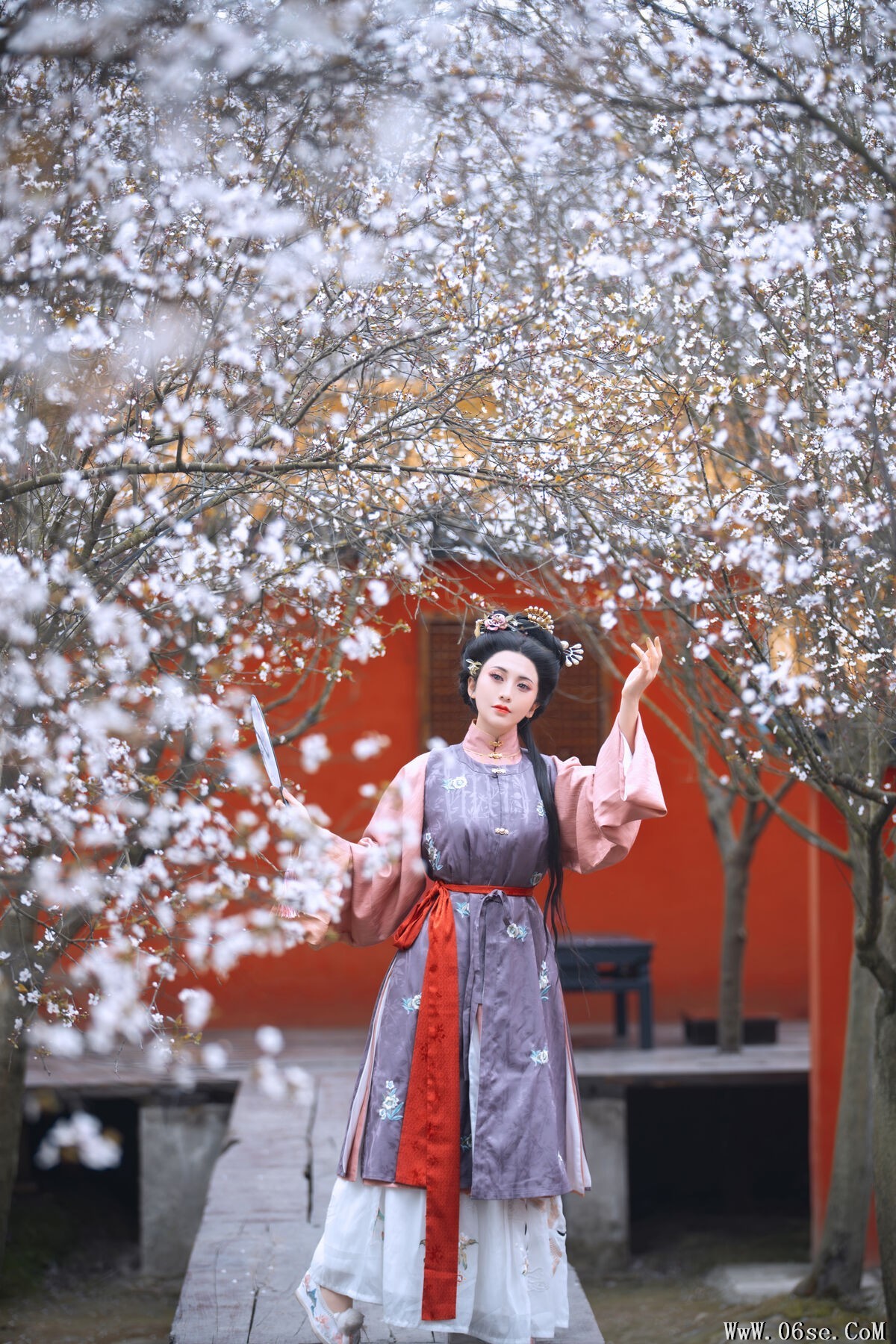 图片[24]-YiTuYu艺图语 Vol.6648 Qiao Yi[28P]-六色网
