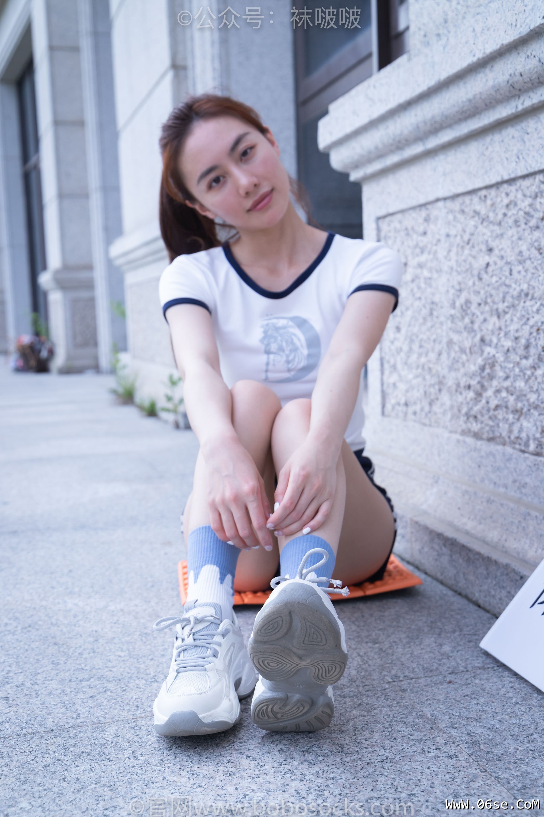 图片[28]-BoBoSocks袜啵啵 No.028 小米-运动鞋、白棉袜、裸足[133P]-六色网