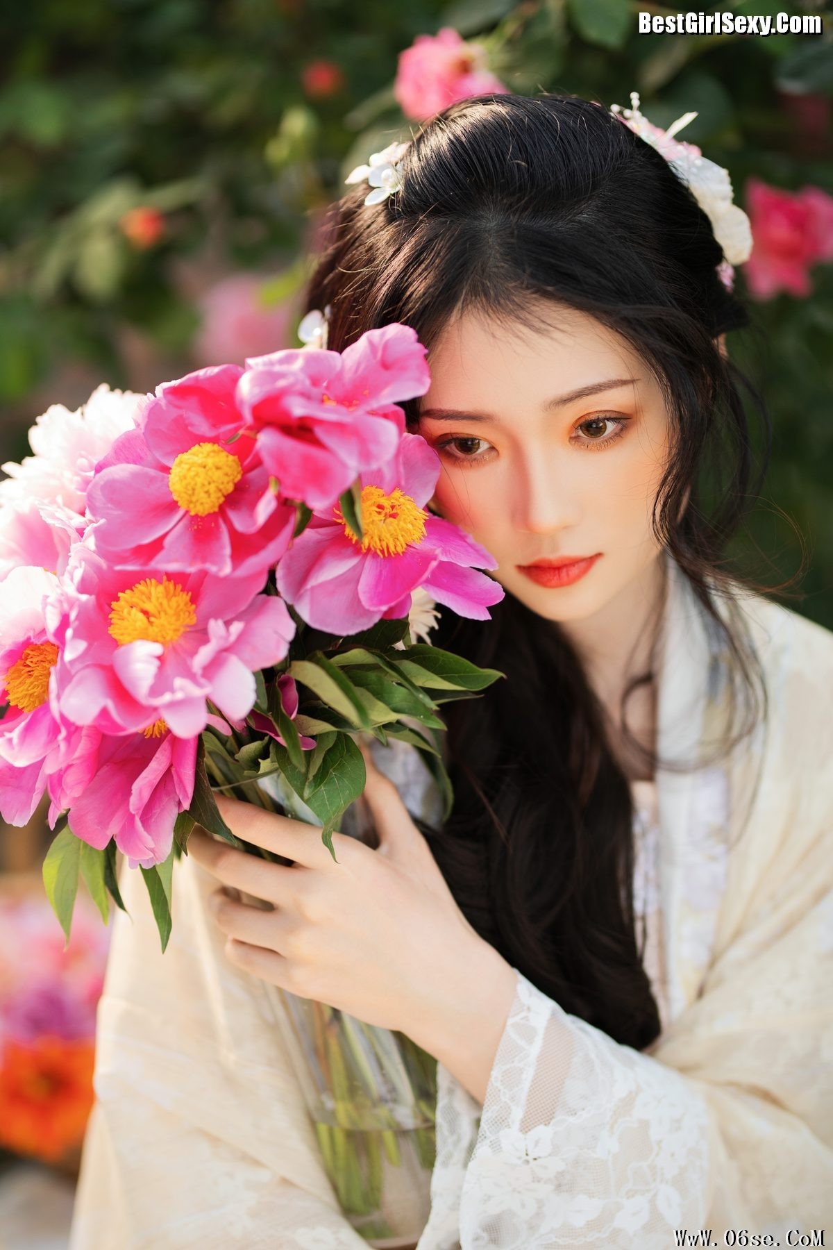 图片[23]-YiTuYu艺图语 Vol.4063 Liu Liu Yang Liu Liu[24P]-六色网