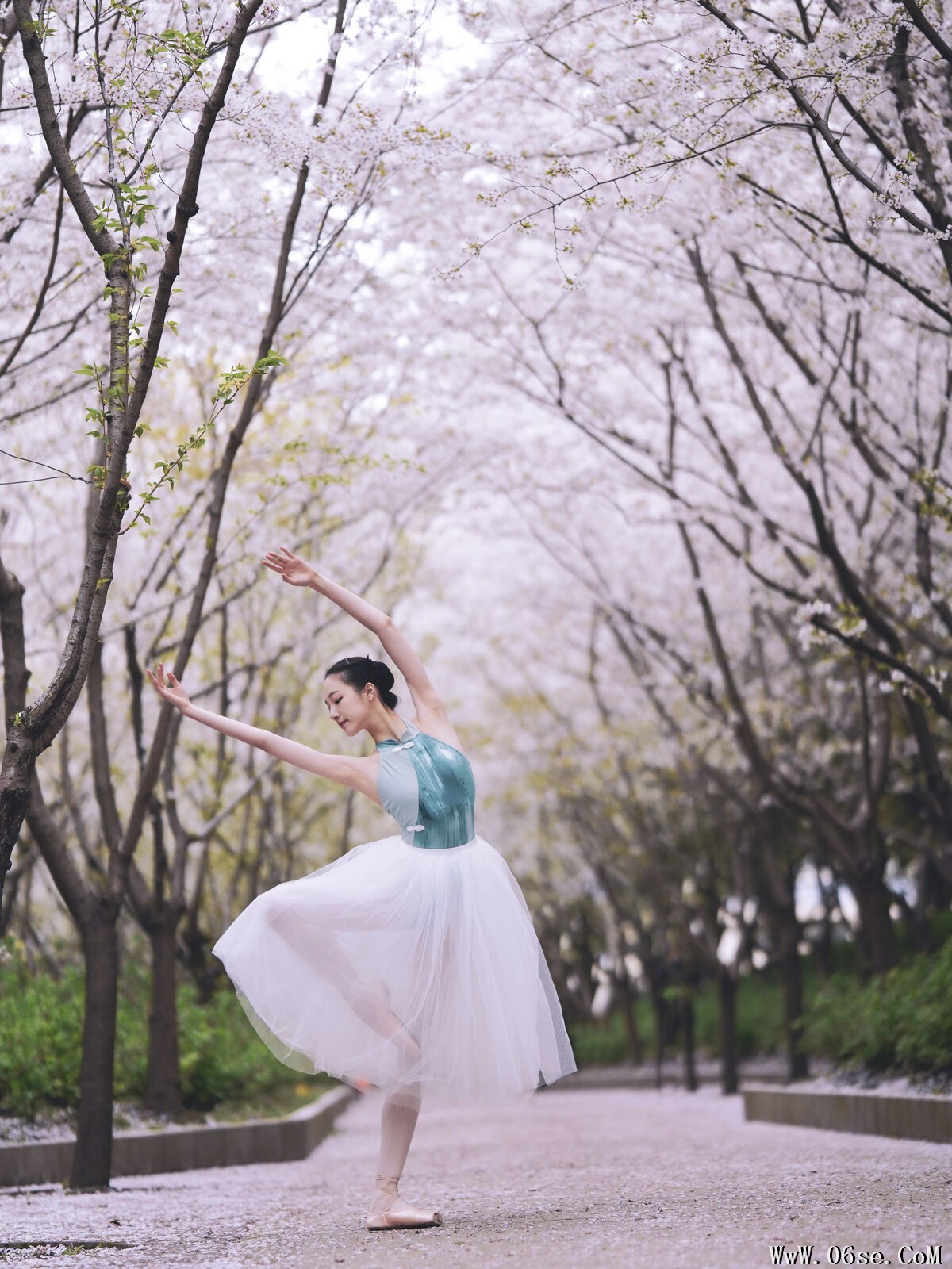 图片[13]-YiTuYu艺图语 Vol.6883 Xiao Xong[25P]-六色网