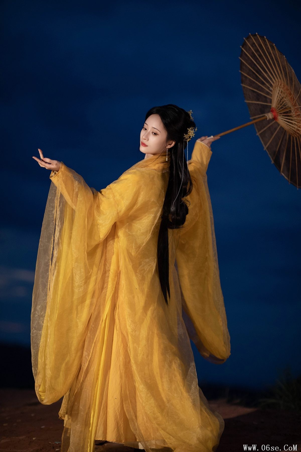 图片[25]-YiTuYu艺图语 Vol.5541 Jia Yue Yue Yue[33P]-六色网