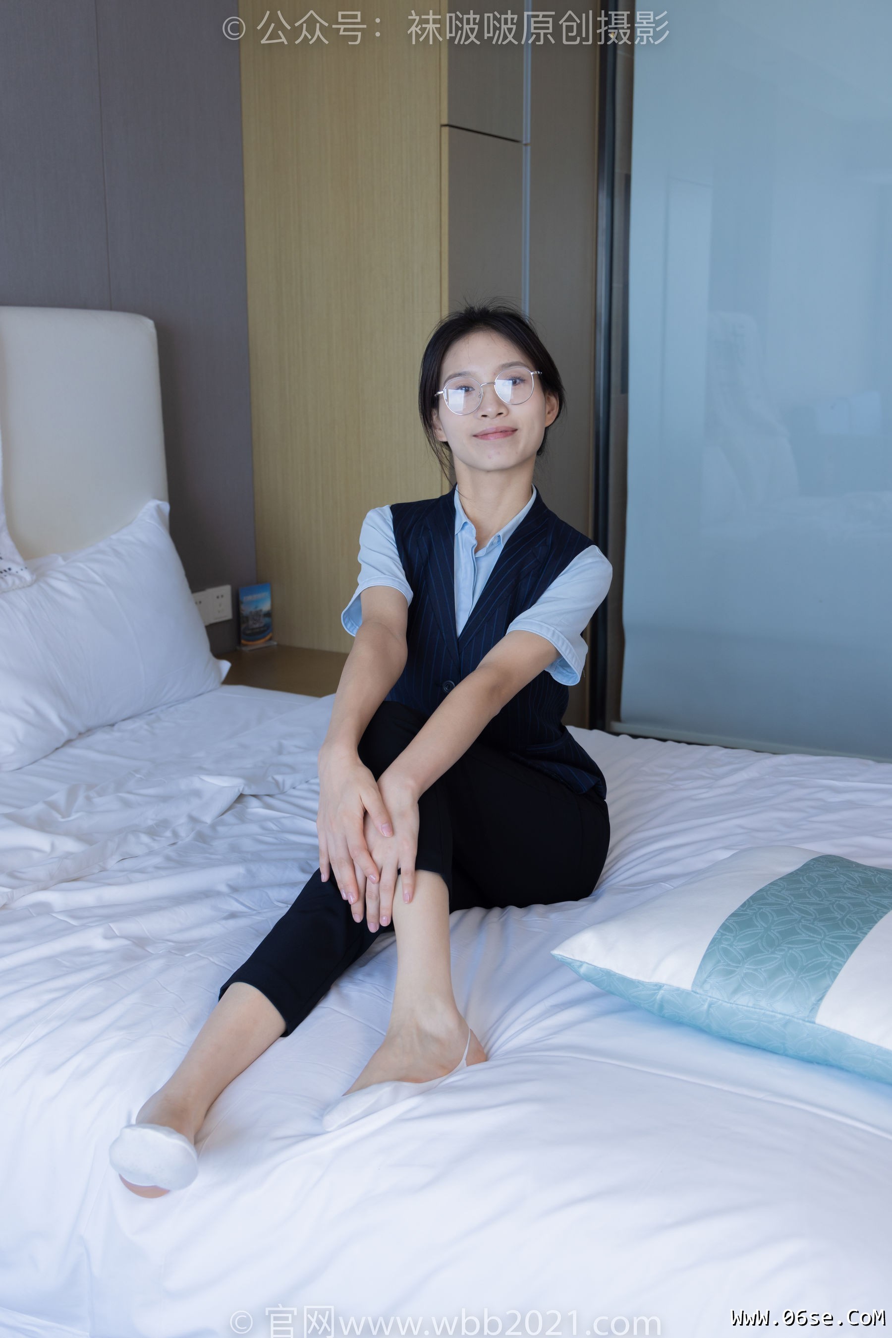 图片[14]-BoBoSocks袜啵啵 No.413 芝士 -高跟鞋、白色吊带船袜、银行制服[145P]-六色网