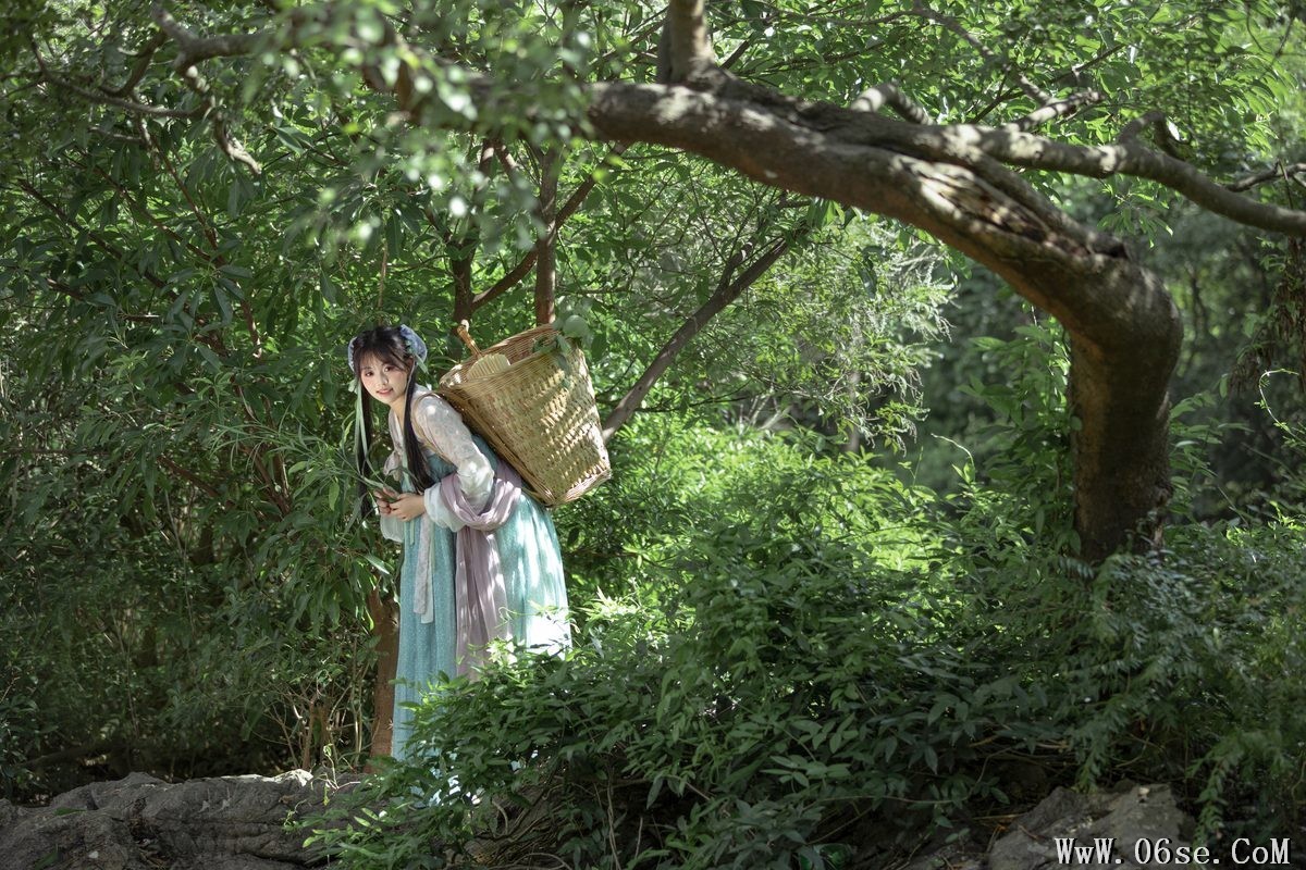 图片[37]-YiTuYu艺图语 Vol.5251 Jin Zou Ba[51P]-六色网