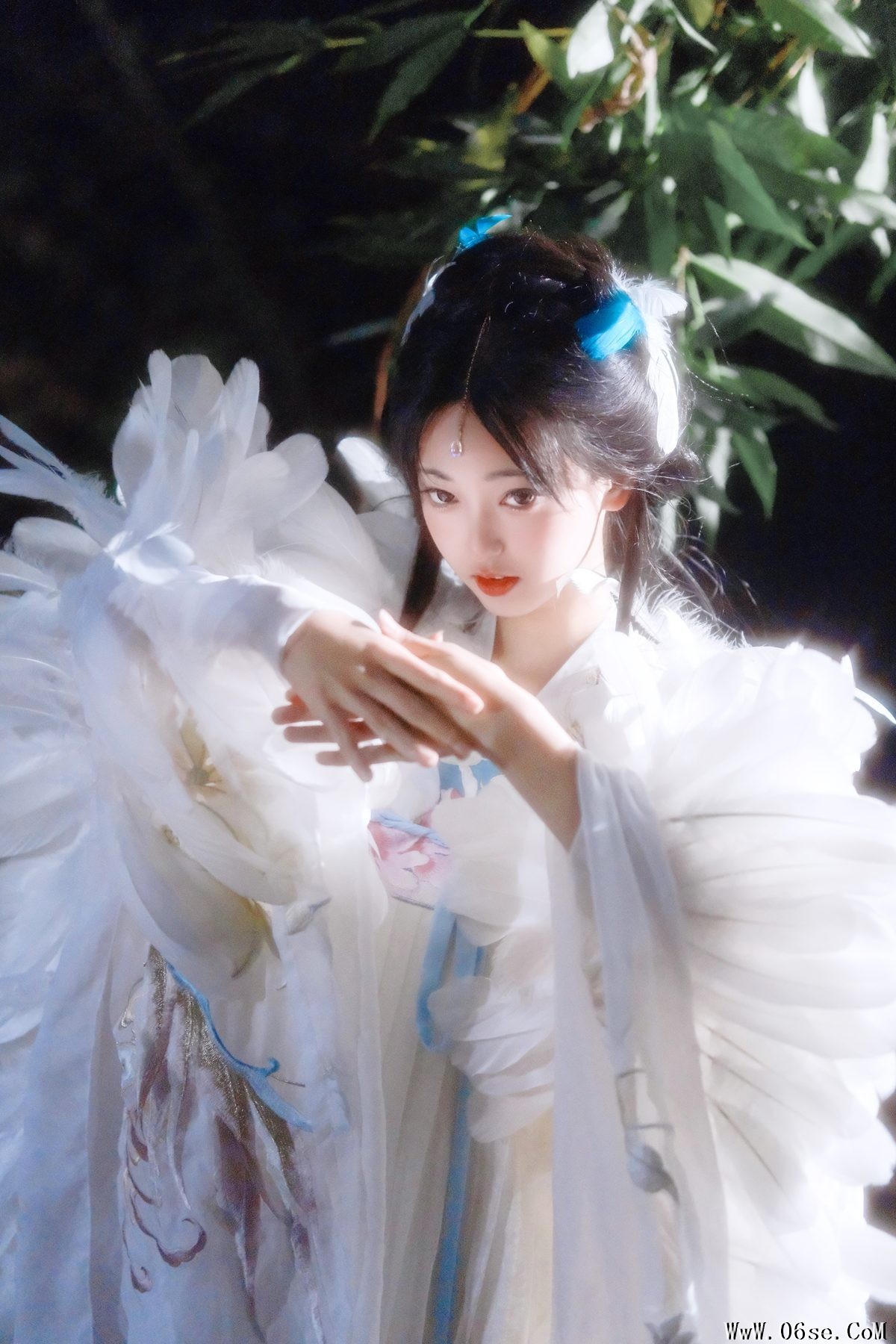 图片[22]-YiTuYu艺图语 Vol.6162 Er Liang Feng Yue[23P]-六色网