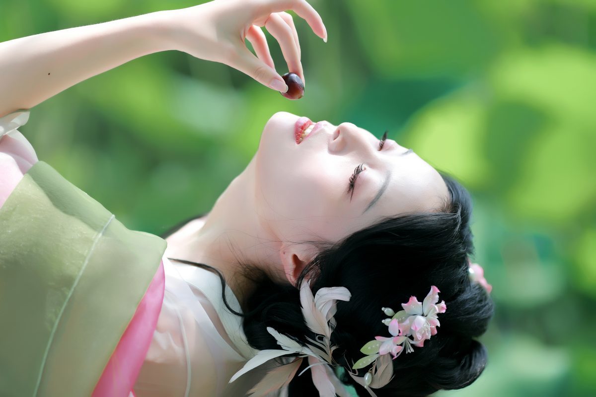 图片[18]-YiTuYu艺图语 Vol.5240 Nu Li Hua Zhuang De Sui Sui[23P]-六色网