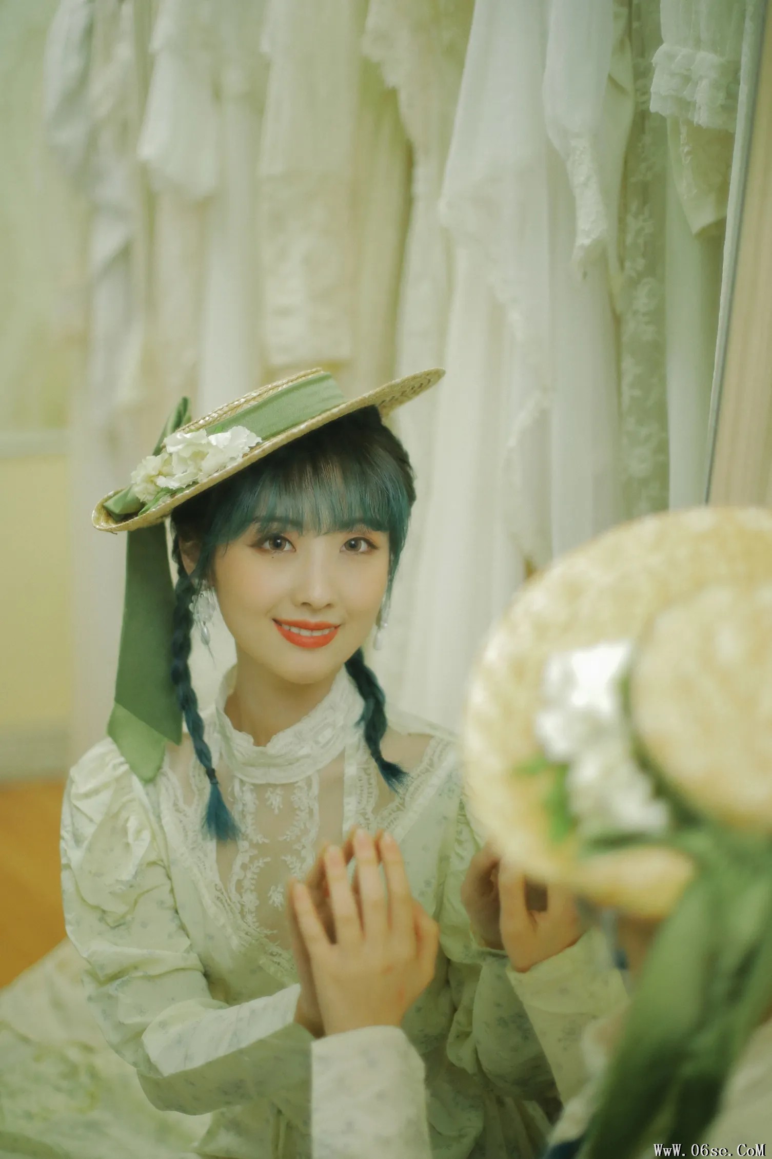 图片[24]-[艺图语]2022.11.28 Vol.2545 – 茶花语 [26P]-六色网