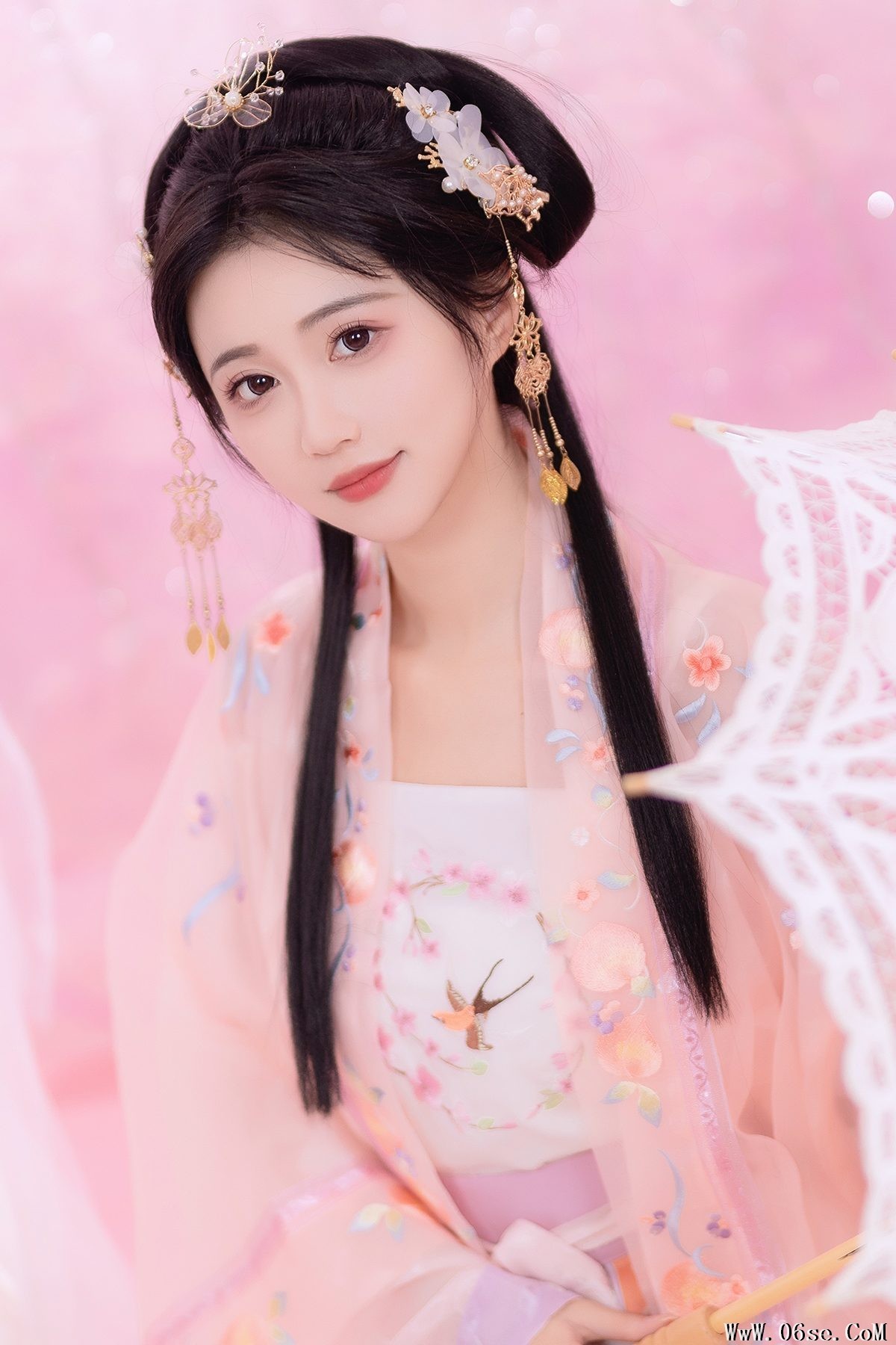 YiTuYu艺图语 Vol.6035 Qi Luo Sheng De Xiao Su Su[29P]-六色网
