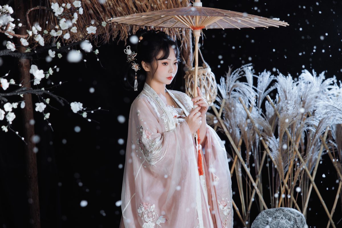 图片[16]-YiTuYu艺图语 Vol.3720 Qian Mo Hong Chen[23P]-六色网