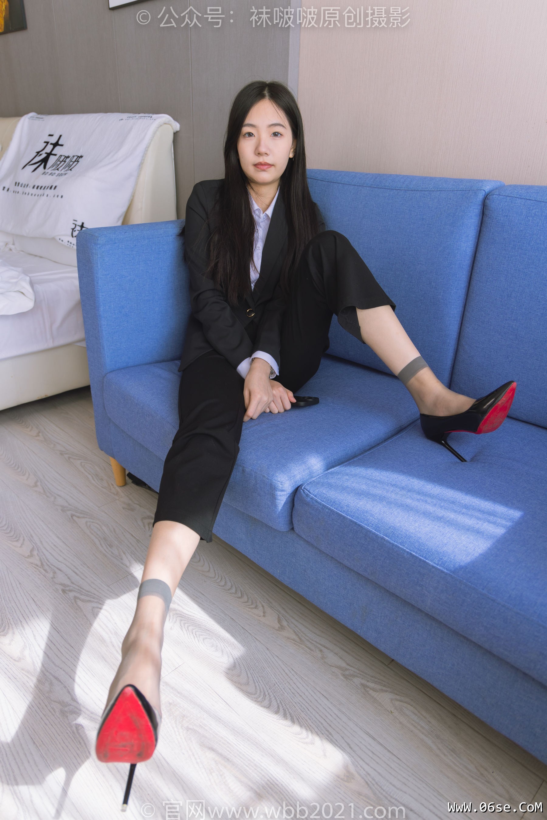 图片[254]-BoBoSocks袜啵啵 No.245 小甜豆 -高跟鞋、短灰丝、半蹲镜头较多[299P]-六色网