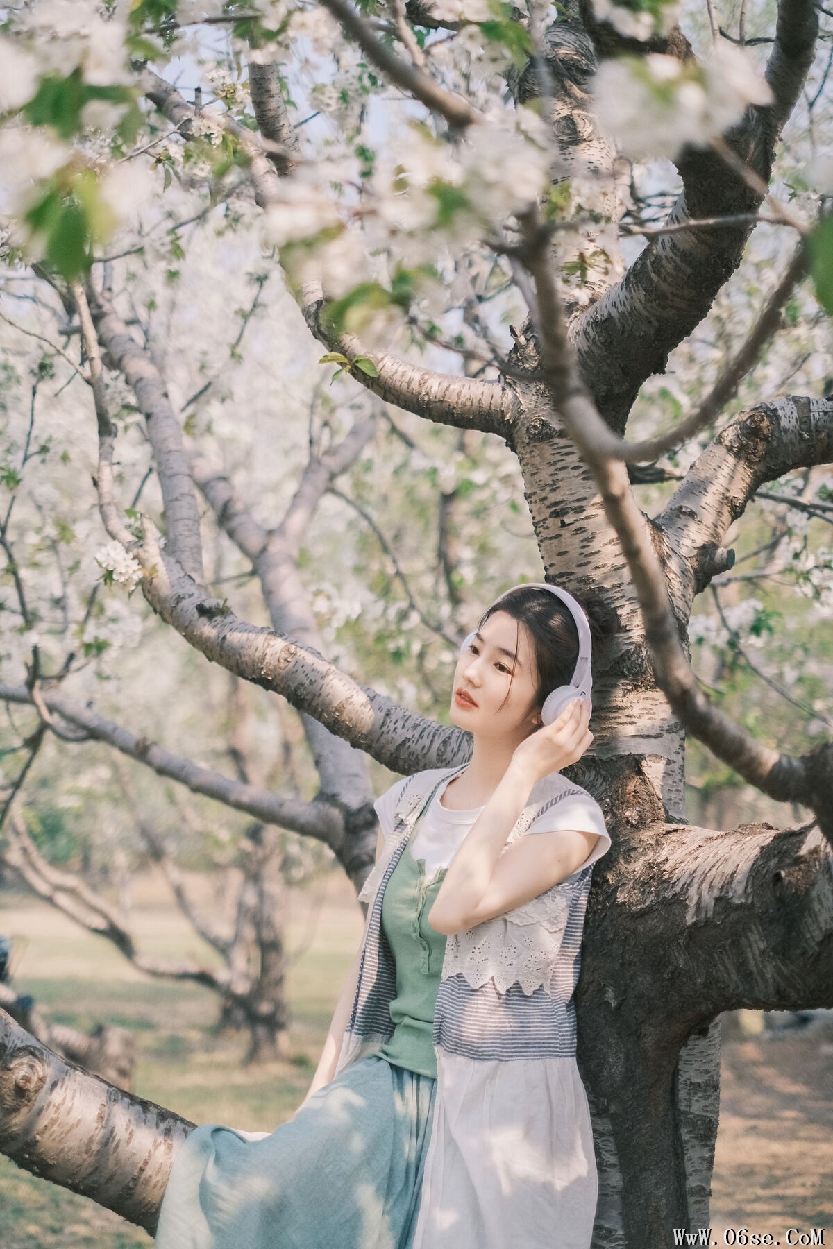 图片[4]-YiTuYu艺图语 Vol.7084 Fan Fan[28P]-六色网