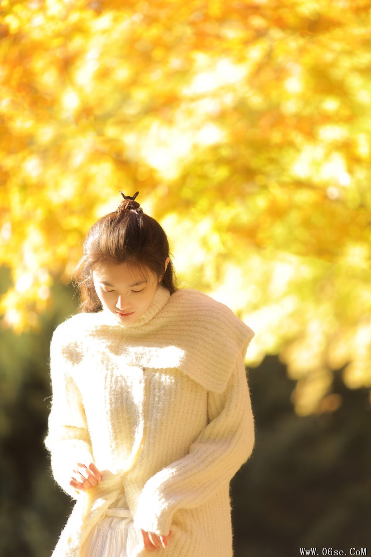 图片[30]-YiTuYu艺图语 Vol.3127 Fan Fan[30P]-六色网