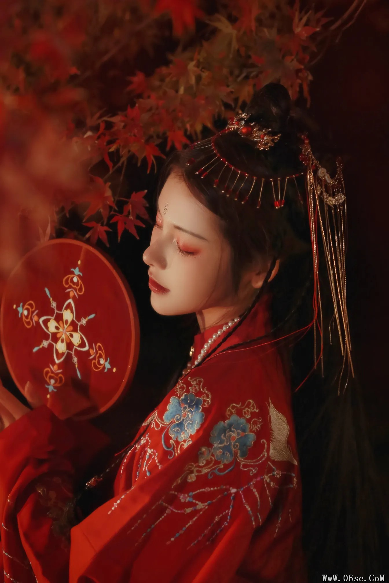 图片[19]-[艺图语]2022.11.28 Vol.2550 – 莫将圆相换眉颦 [32P]-六色网