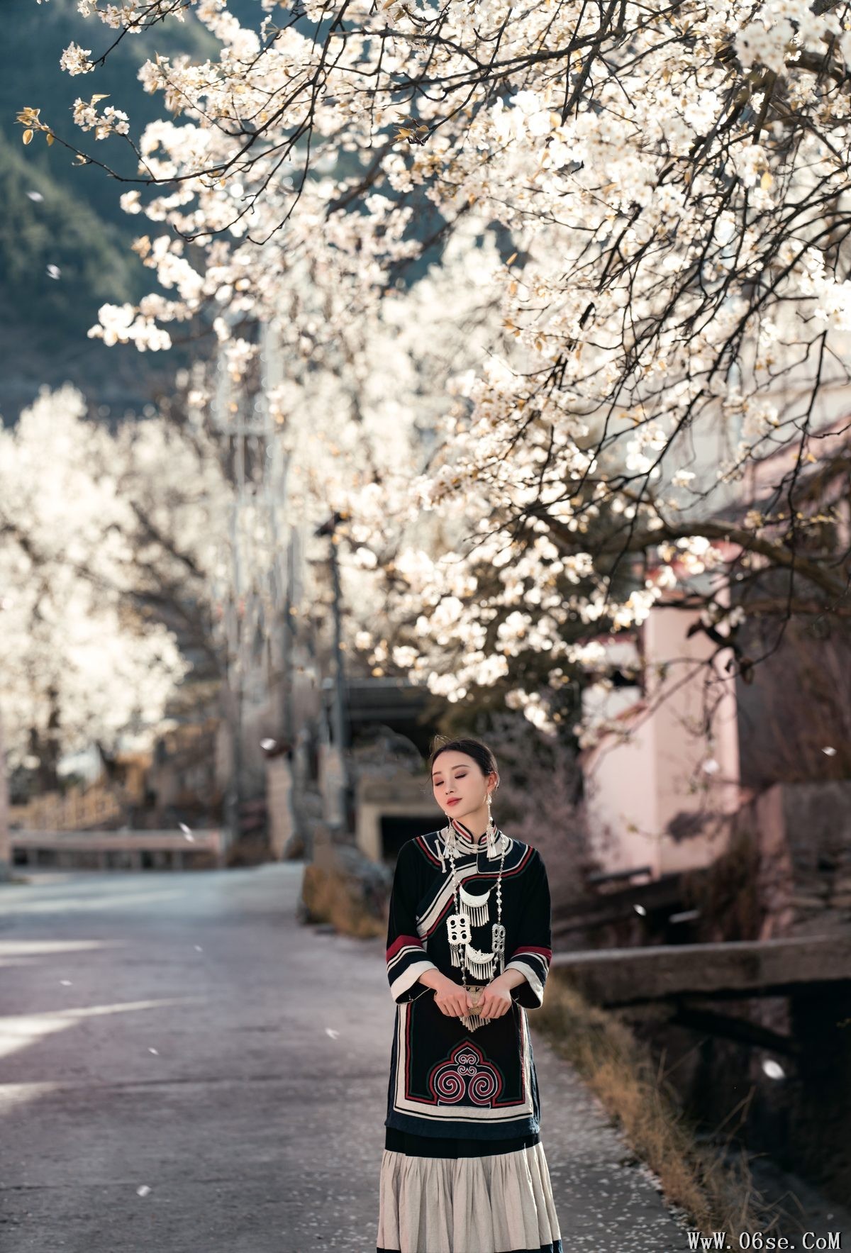图片[38]-YiTuYu艺图语 Vol.4201 Wei Wei[50P]-六色网