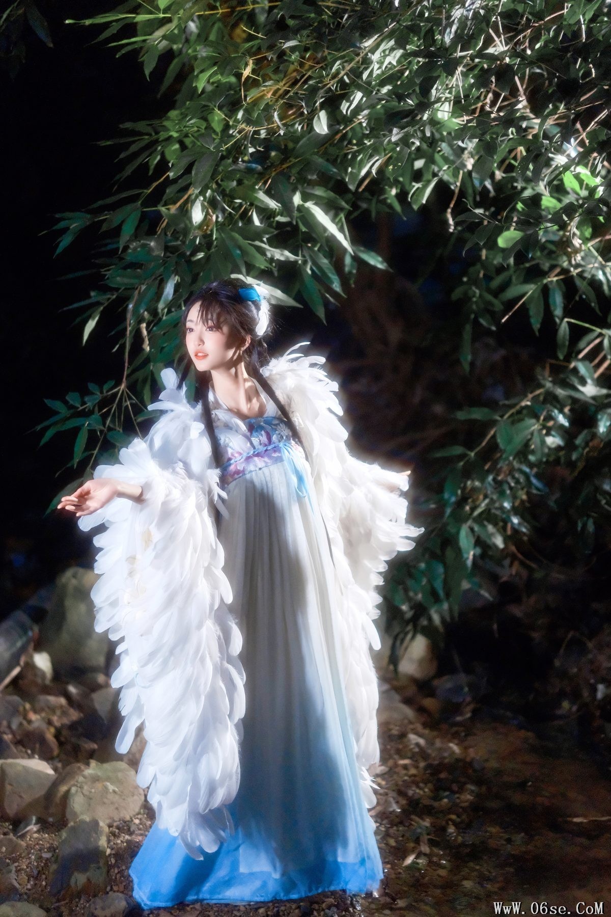 图片[20]-YiTuYu艺图语 Vol.6162 Er Liang Feng Yue[23P]-六色网