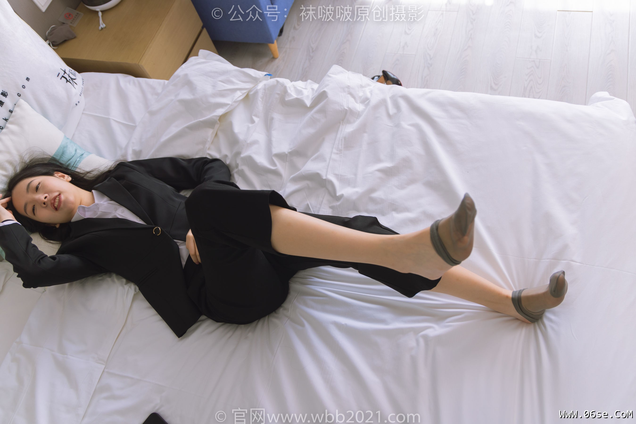 图片[127]-BoBoSocks袜啵啵 No.245 小甜豆 -高跟鞋、短灰丝、半蹲镜头较多[299P]-六色网