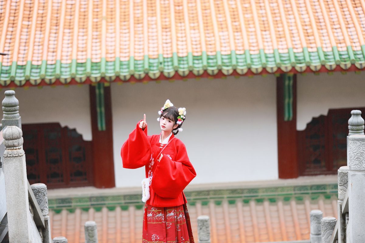 图片[11]-YiTuYu艺图语 Vol.5762 Tian Cai Shao Nu Fa Fa[23P]-六色网