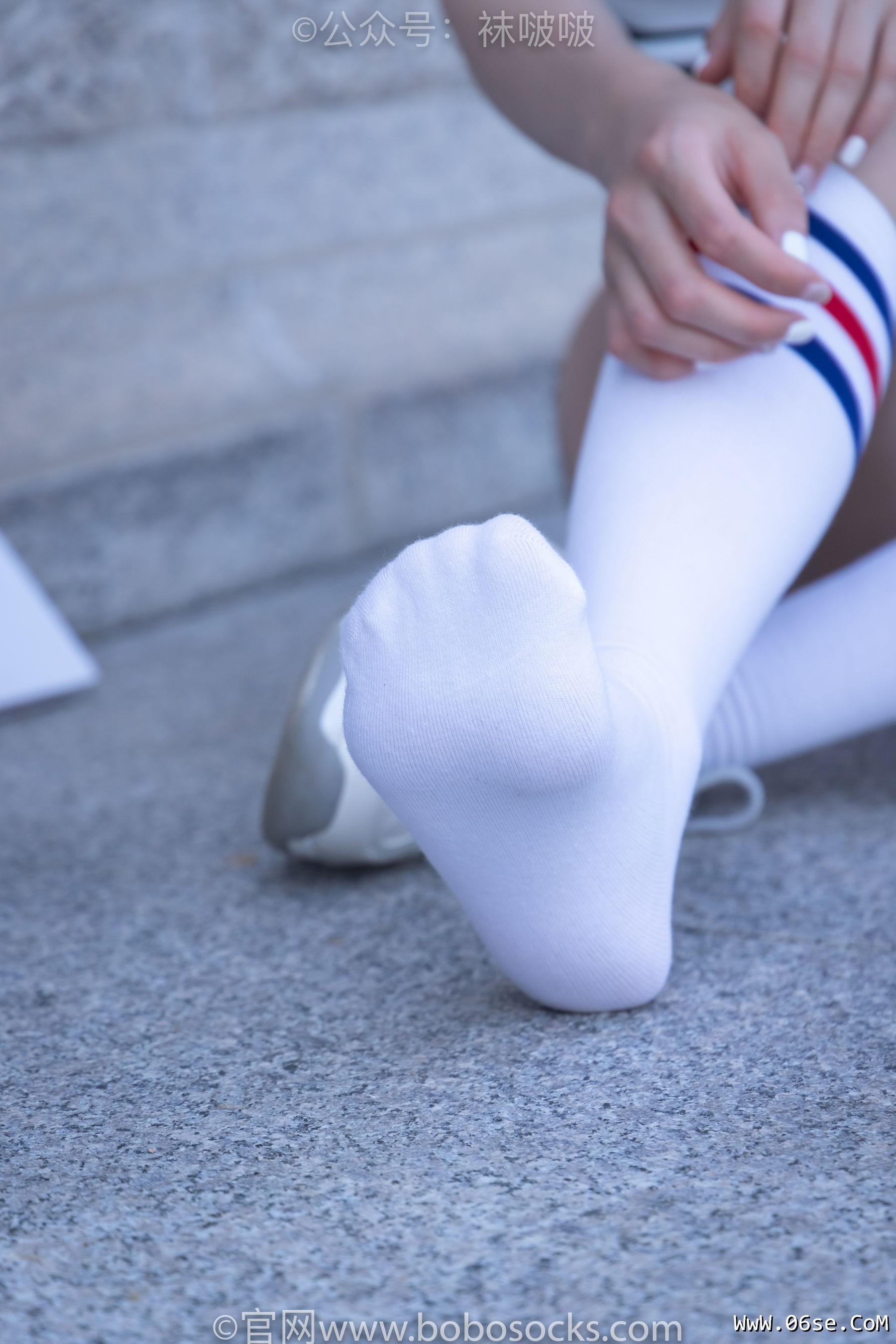 图片[32]-BoBoSocks袜啵啵 No.006 小米-运动鞋、白色小腿袜、裸足[130P]-六色网