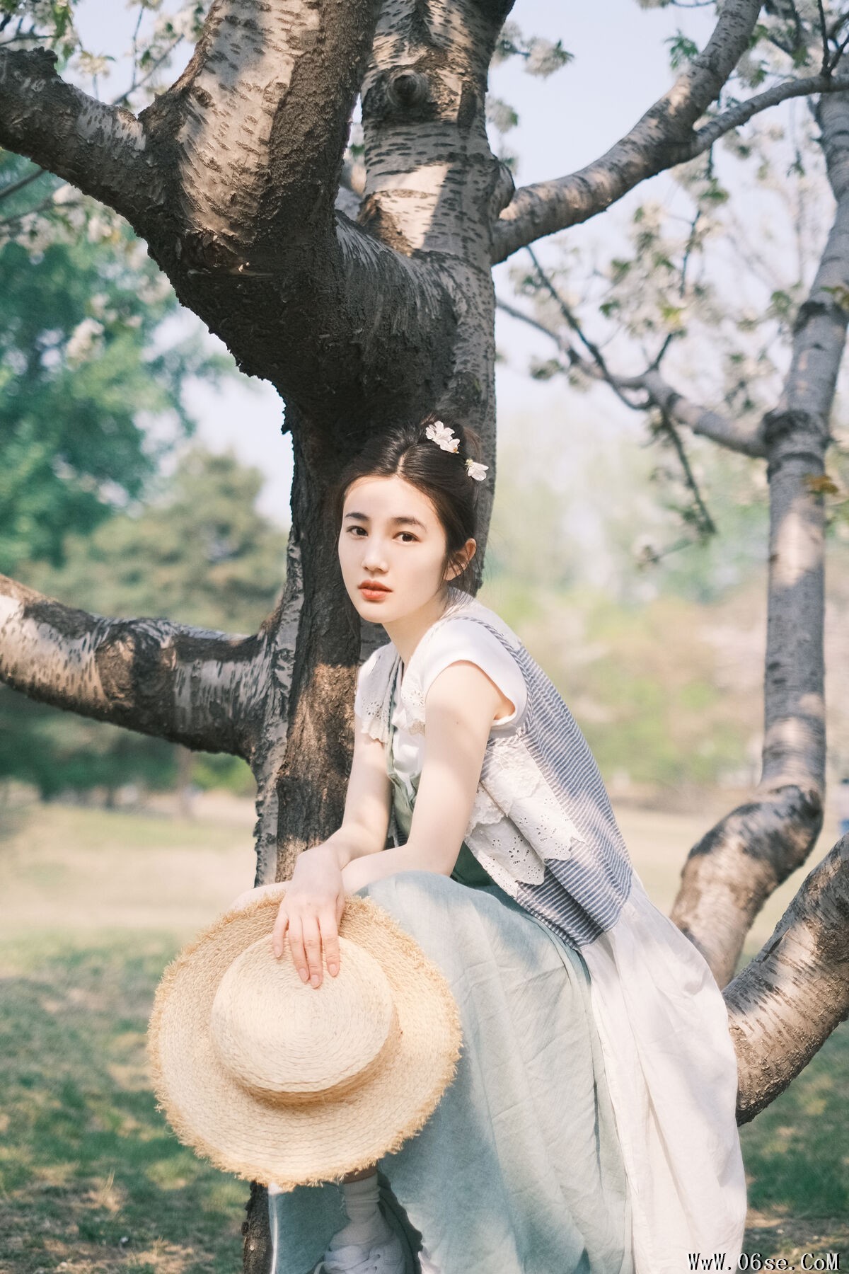 图片[24]-YiTuYu艺图语 Vol.7084 Fan Fan[28P]-六色网
