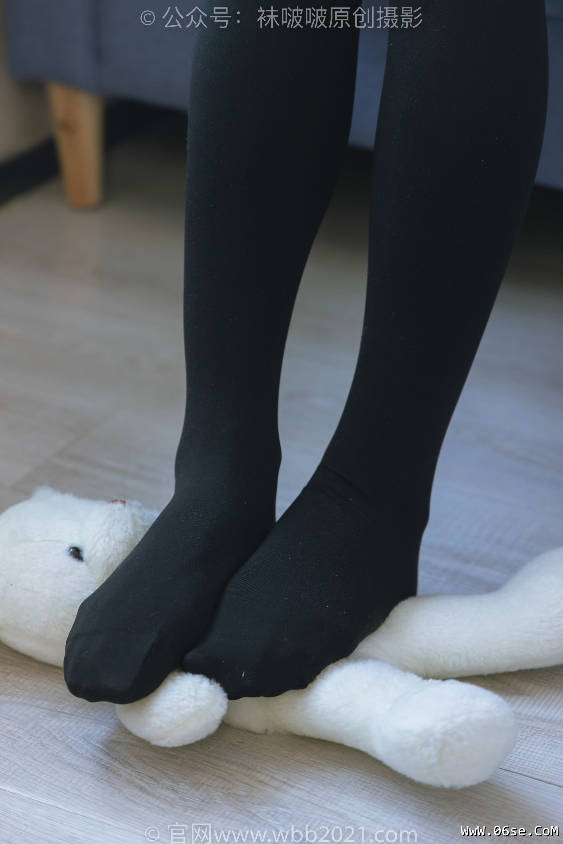 图片[21]-BoBoSocks袜啵啵 No.315 小沫 -平底鞋、厚黑丝、模特穿鞋及丝袜踩玩偶小熊剧情[140P]-六色网
