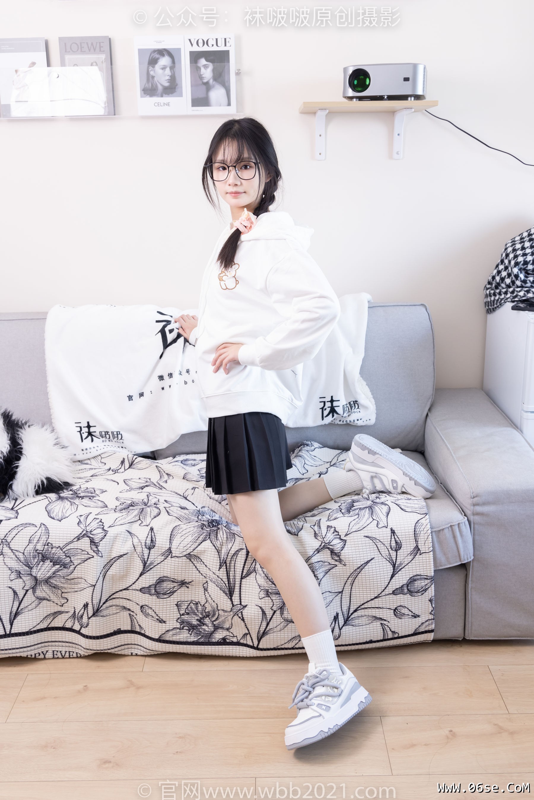 图片[91]-BoBoSocks袜啵啵 No.368 甜甜圈 -运动鞋、白棉袜、油亮肉丝[160P]-六色网