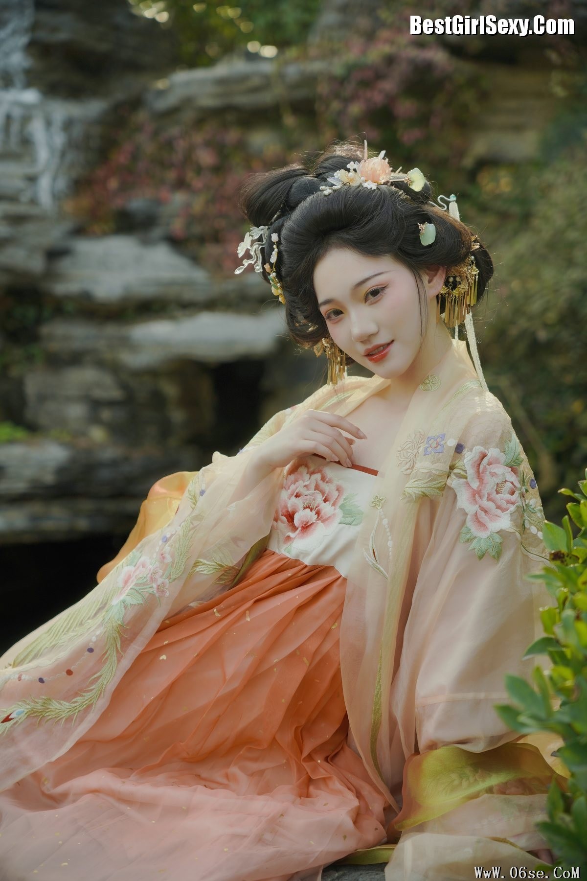 图片[23]-YiTuYu艺图语 Vol.3881 Qin Qin[27P]-六色网