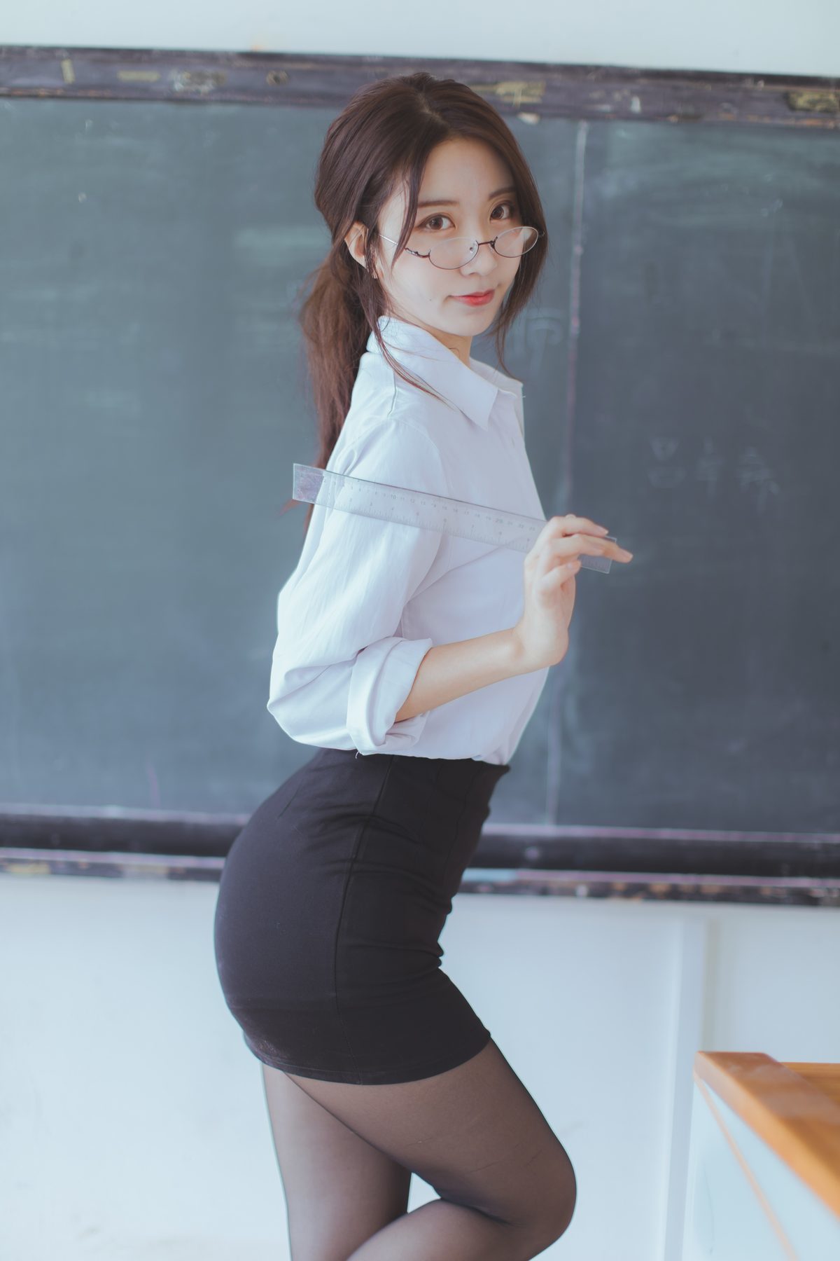 图片[17]-YiTuYu艺图语 Vol.5961 Hei Chuan[27P]-六色网