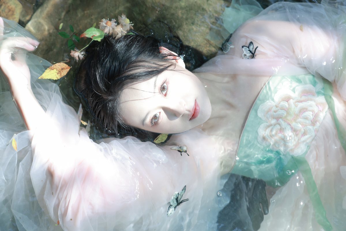图片[27]-YiTuYu艺图语 Vol.3667 A Tong[30P]-六色网