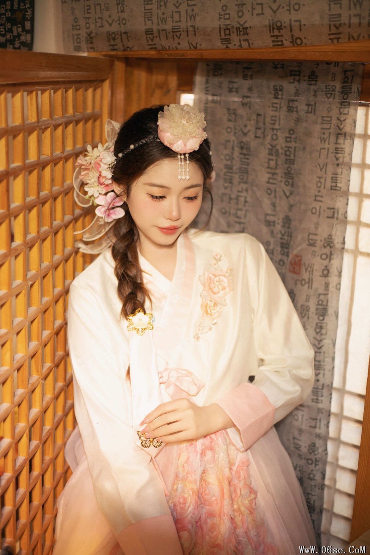 图片[27]-YiTuYu艺图语 Vol.7340 Fei Tian Xiao Mo Nu[35P]-六色网