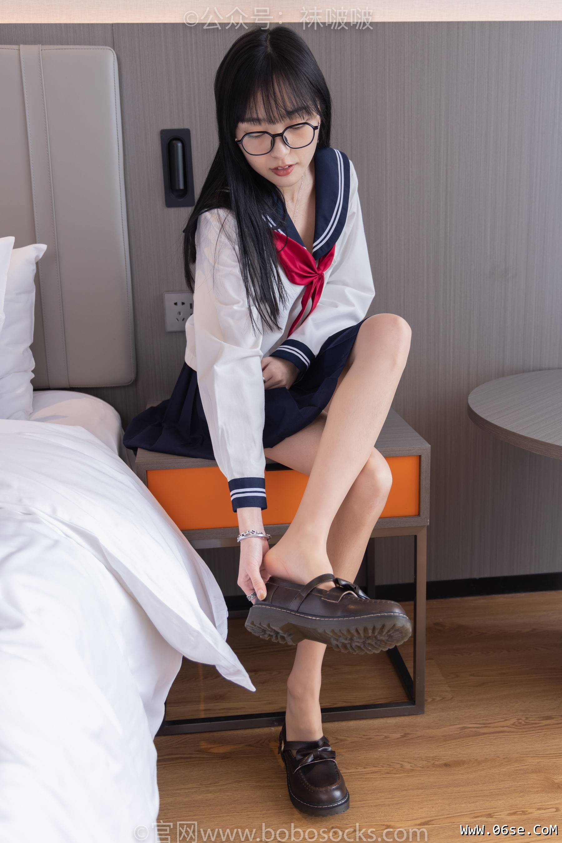 图片[36]-BoBoSocks袜啵啵 积分限定作品005 稚予-JK制服、皮鞋、油亮肉丝、踩蛋糕[133P]-六色网