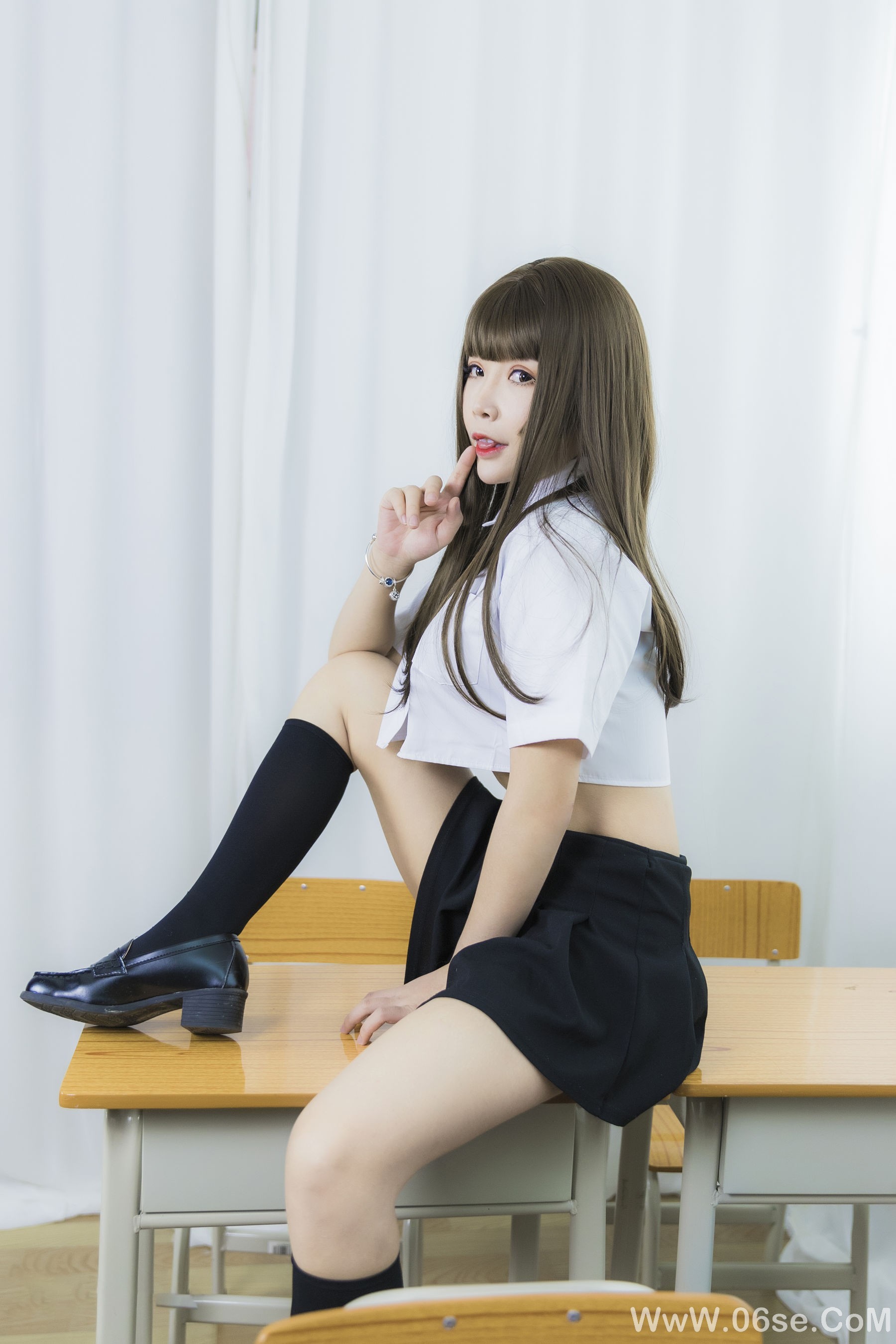 图片[23]-二次元妹子抱走莫子aa 等你下课[42P]-六色网