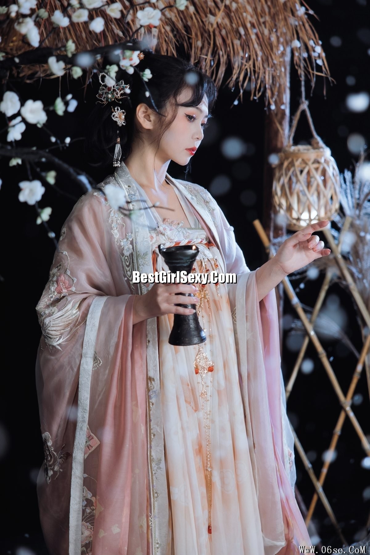图片[9]-YiTuYu艺图语 Vol.3720 Qian Mo Hong Chen[23P]-六色网