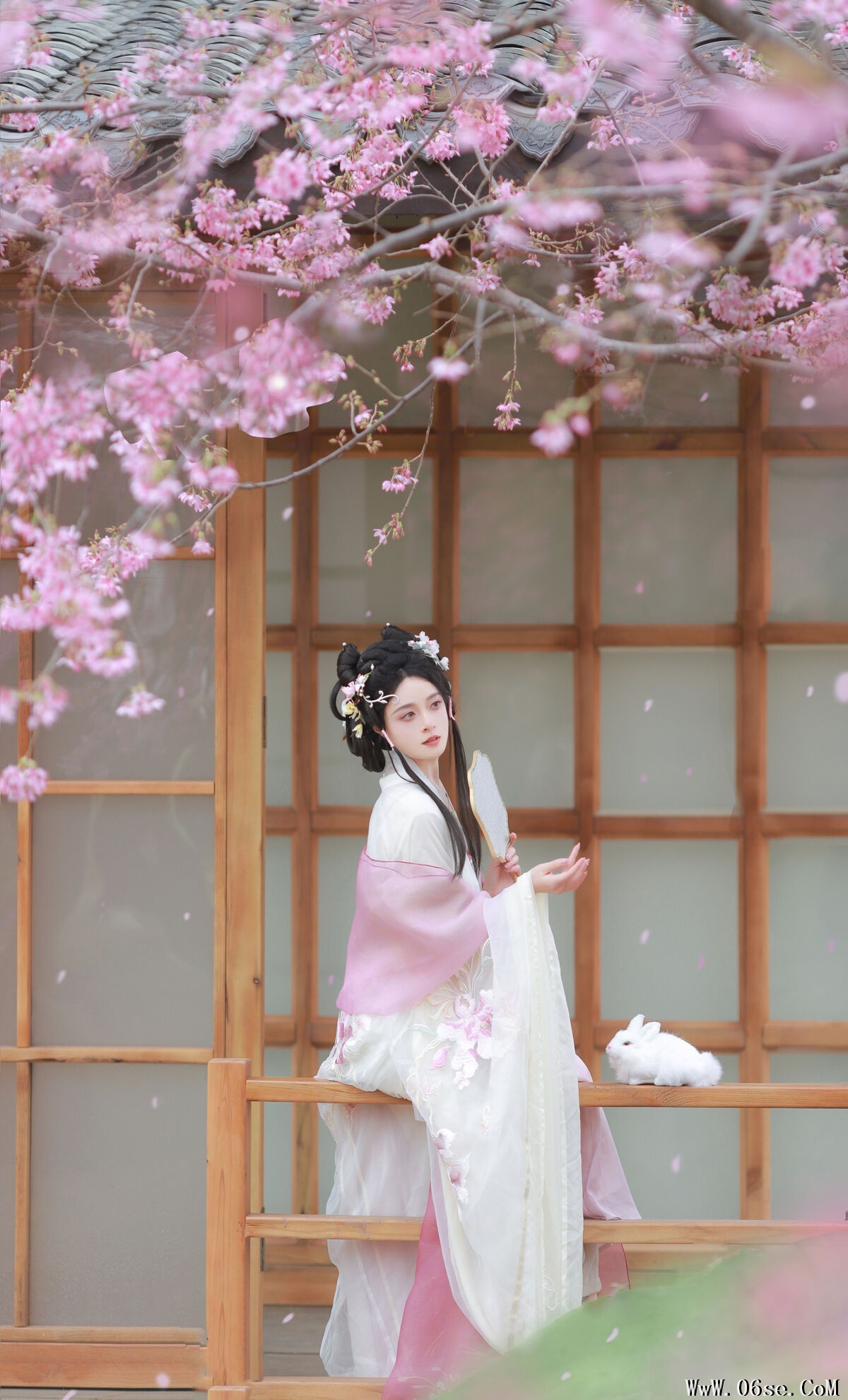 图片[20]-YiTuYu艺图语 Vol.6610 Nu Li Hua Zhuang De Sui Sui[22P]-六色网