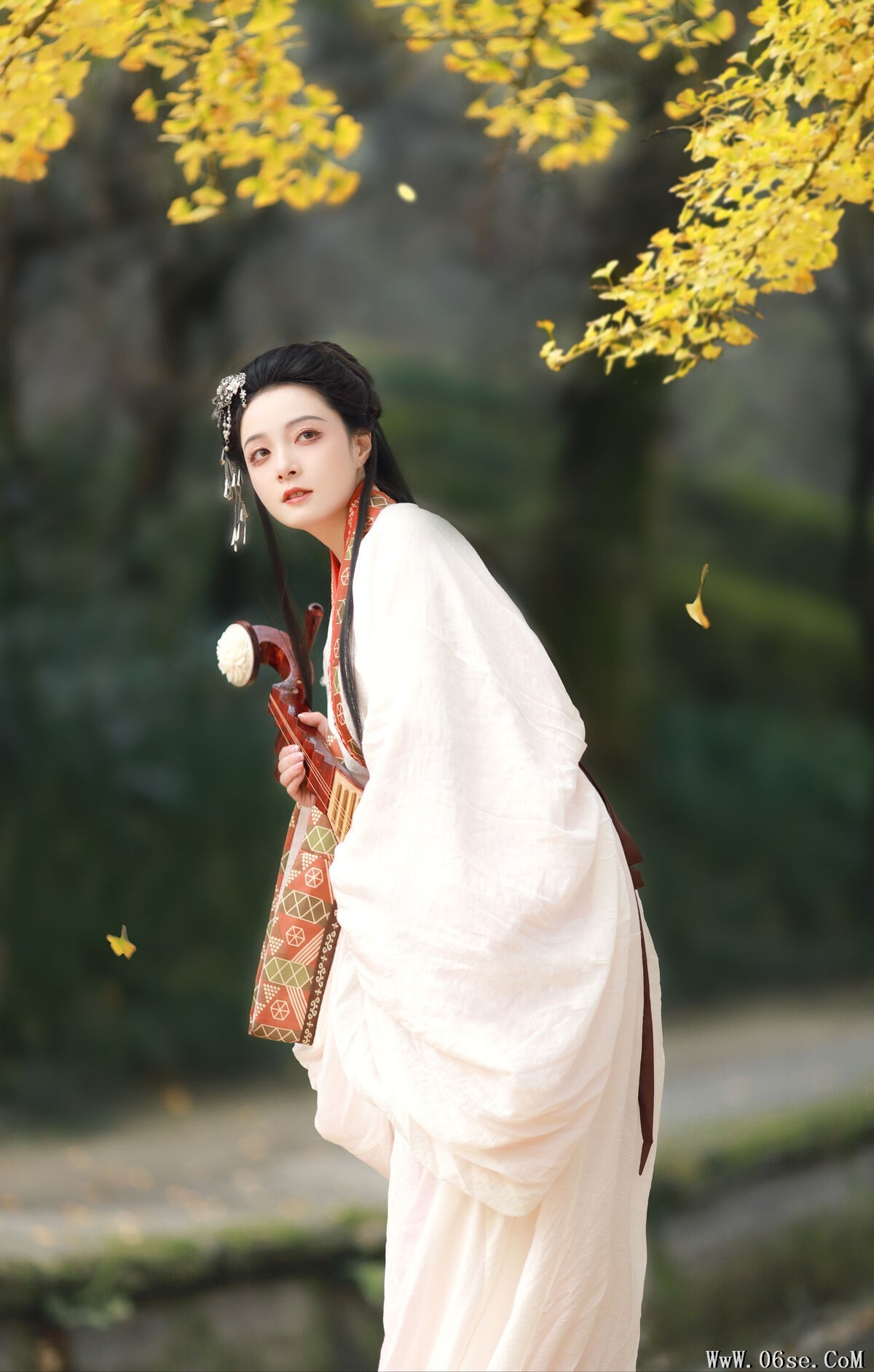 图片[6]-YiTuYu艺图语 Vol.6437 Nu Li Hua Zhuang De Sui Sui[22P]-六色网