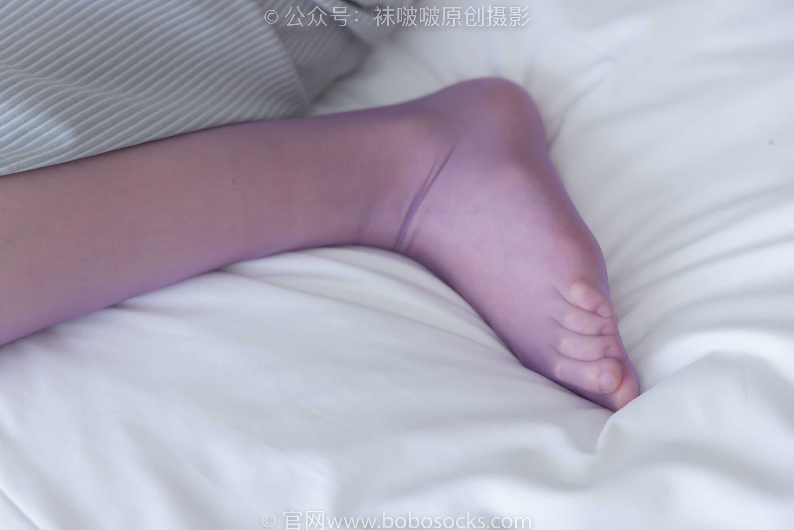 图片[123]-BoBoSocks袜啵啵 No.205 小甜 豆-白色高跟鞋、紫色油亮丝袜[140P]-六色网