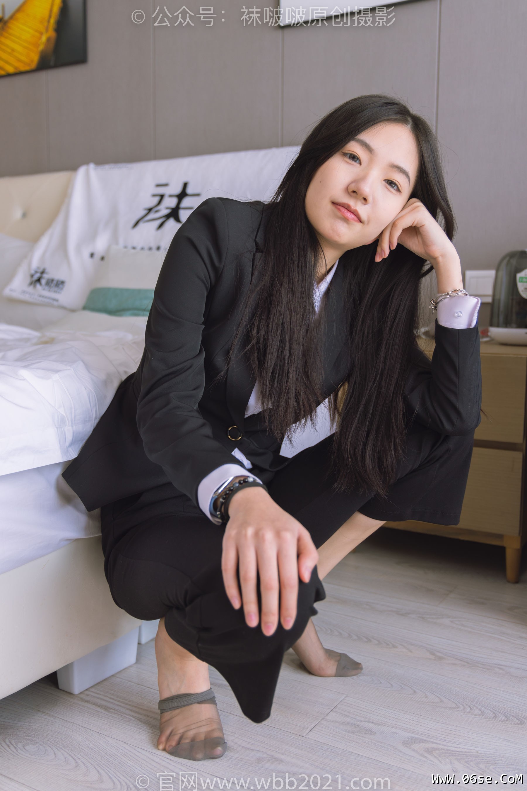 图片[158]-BoBoSocks袜啵啵 No.245 小甜豆 -高跟鞋、短灰丝、半蹲镜头较多[299P]-六色网