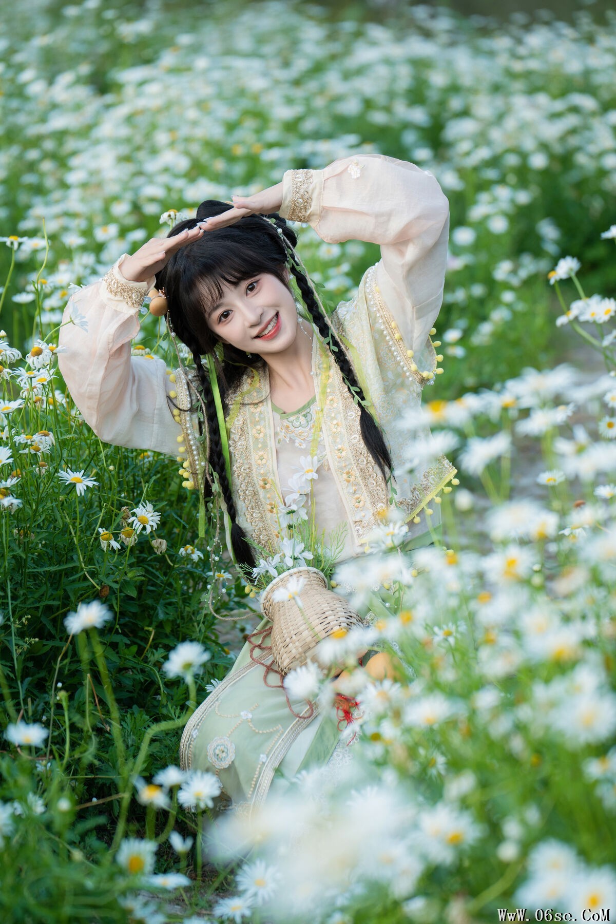 图片[18]-YiTuYu艺图语 Vol.7299 Xia Yu Xiao Nian[25P]-六色网