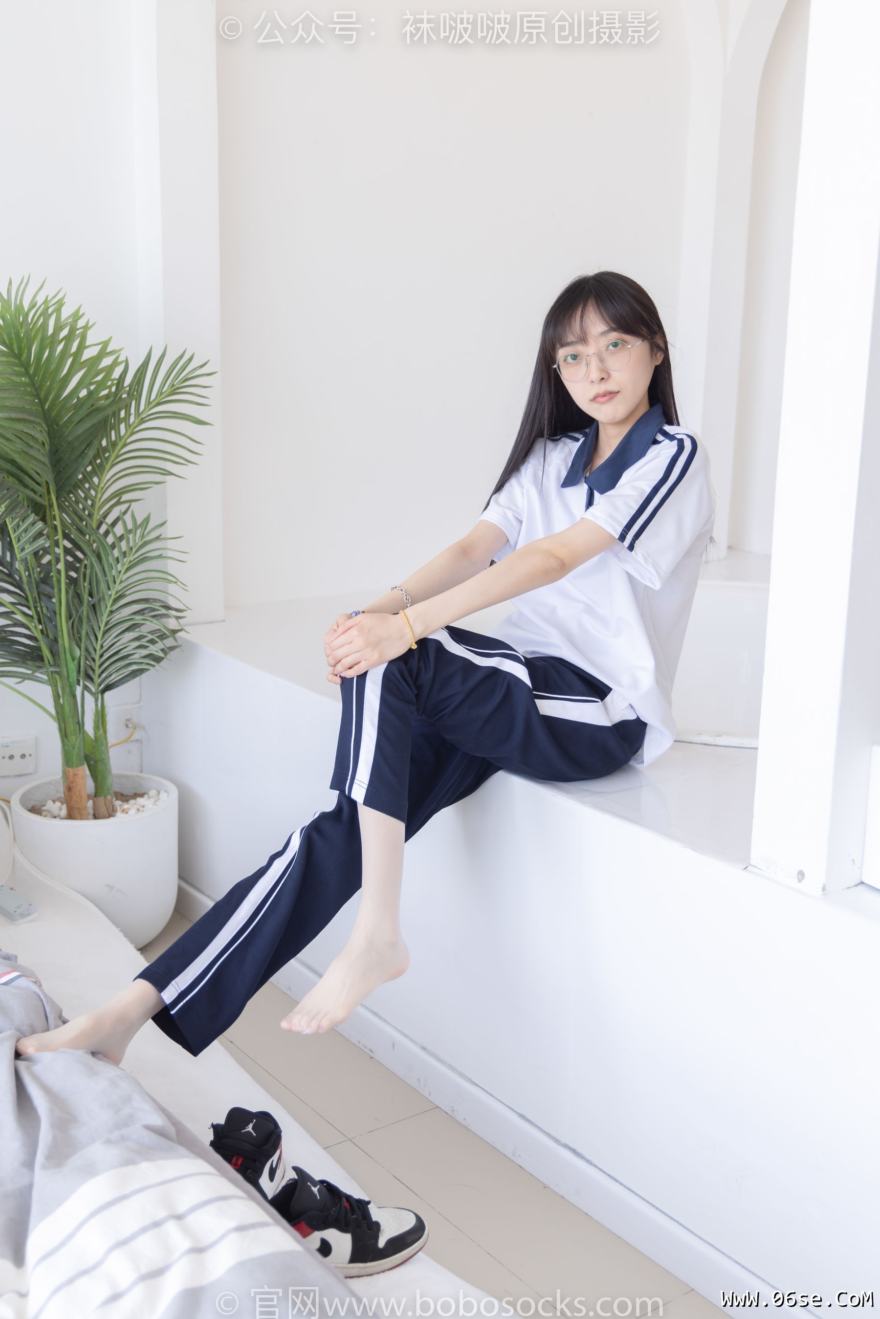 图片[31]-BoBoSocks袜啵啵 No.207 稚予 -aj板鞋、白棉袜、油亮白丝、校服裤里丝[140P]-六色网