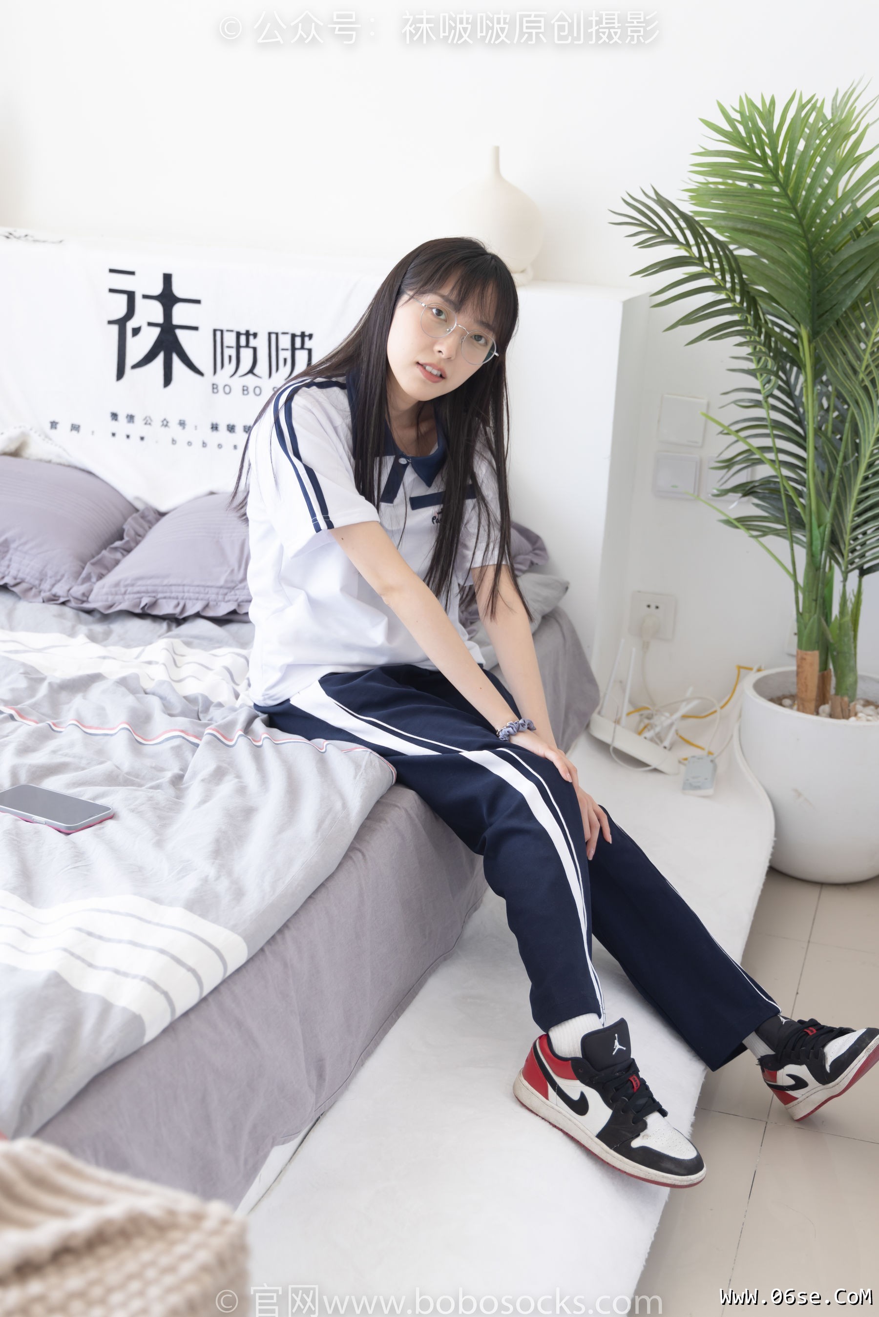 图片[97]-BoBoSocks袜啵啵 No.207 稚予 -aj板鞋、白棉袜、油亮白丝、校服裤里丝[140P]-六色网