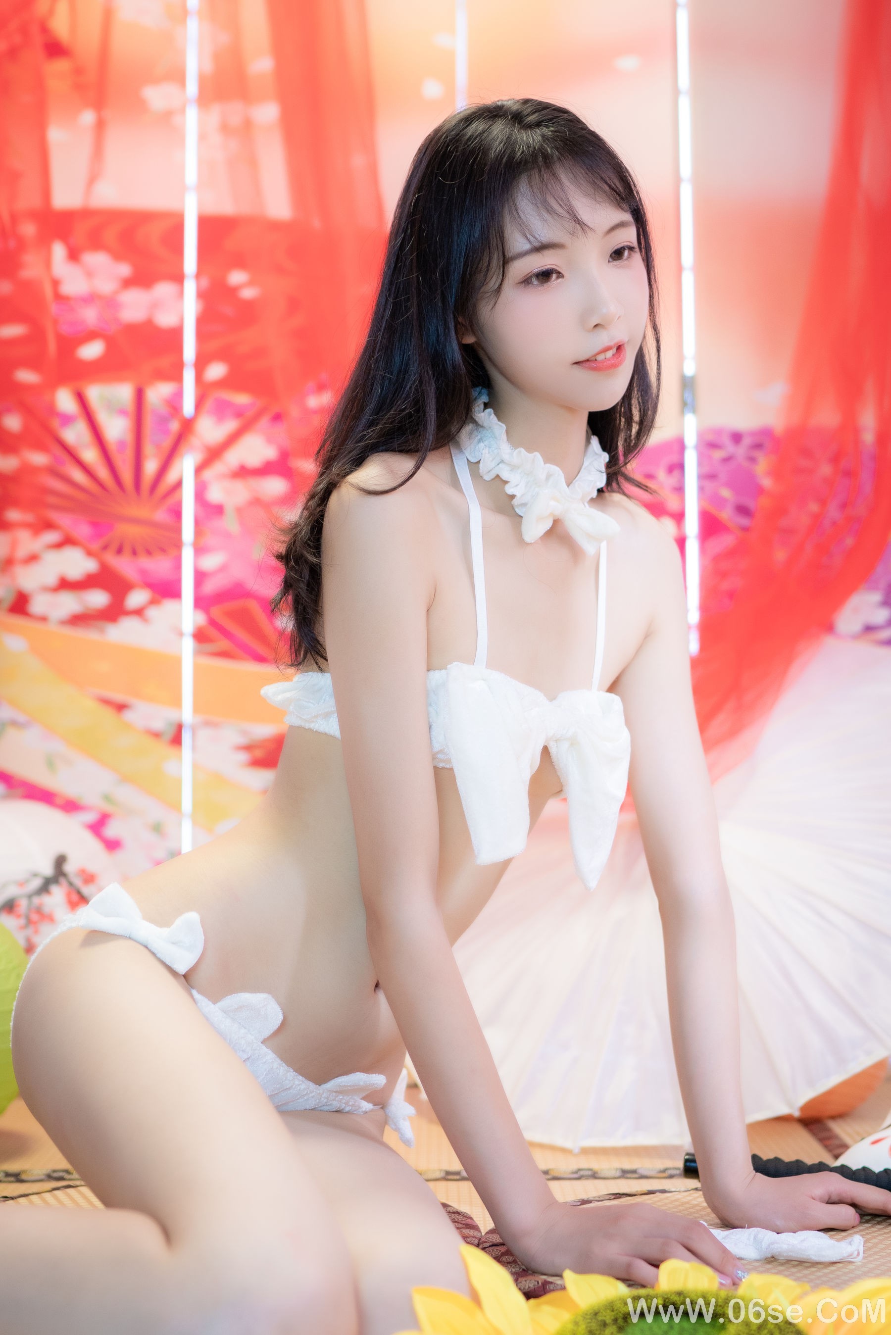 清纯妹子西瓜 白猫咪内衣[34P]-六色网