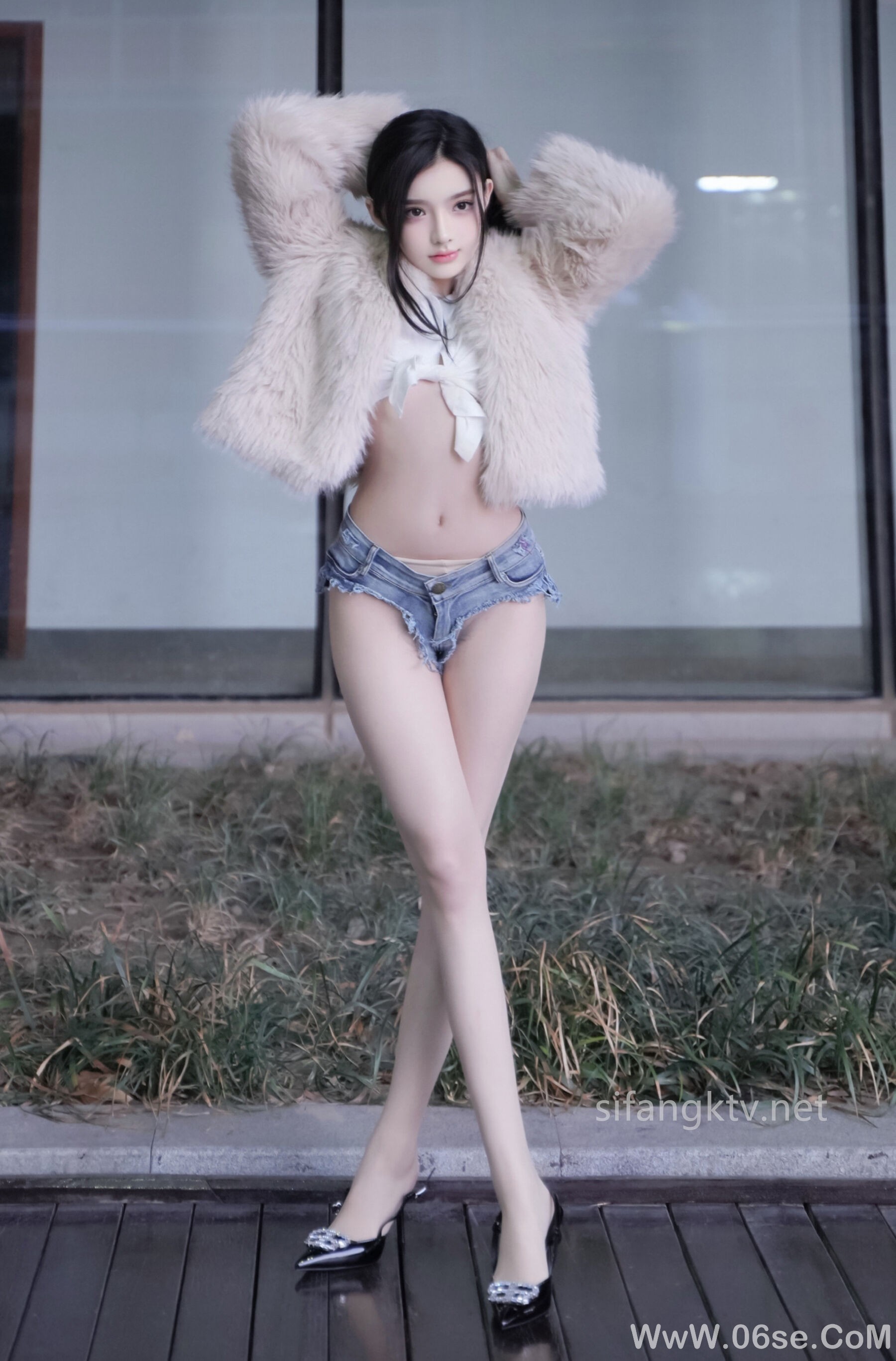 图片[2]-私购流出 NO.8261 龙雪儿《私购流出》[85P + 1V]-六色网
