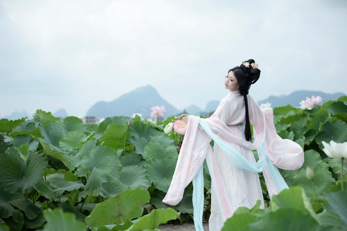 图片[17]-YiTuYu艺图语 Vol.7597 Jin Zou Ba[24P]-六色网