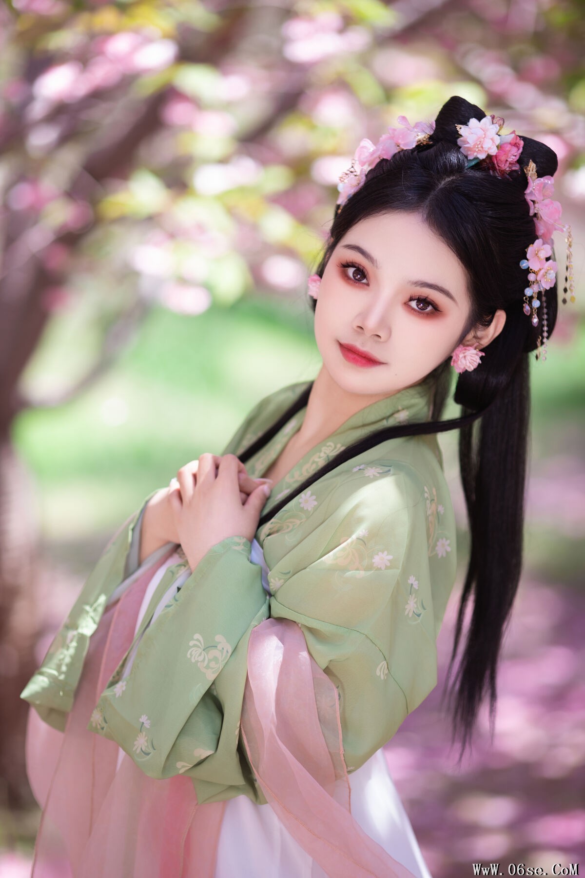 图片[13]-YiTuYu艺图语 Vol.7102 Wan Yi[23P]-六色网