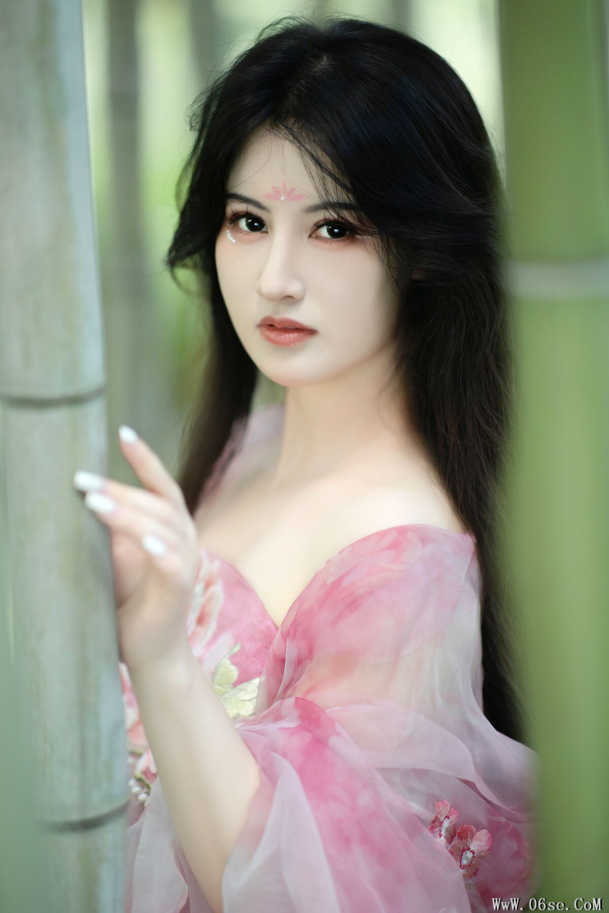 YiTuYu艺图语 Vol.7703 Shi Shi Kiki[24P]-六色网