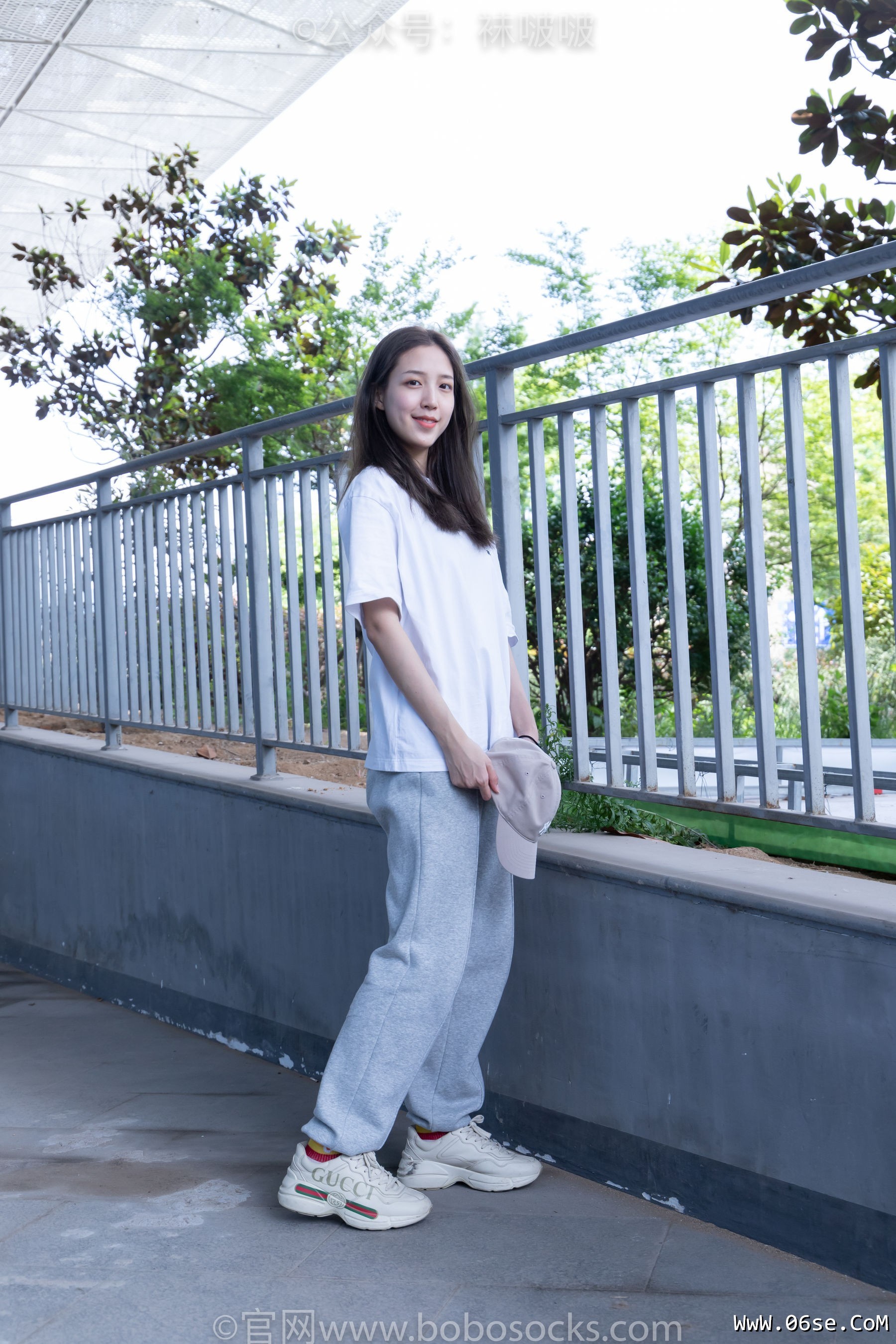 图片[2]-BoBoSocks袜啵啵 No.012 泡芙-运动鞋、白棉袜、裸足[132P]-六色网