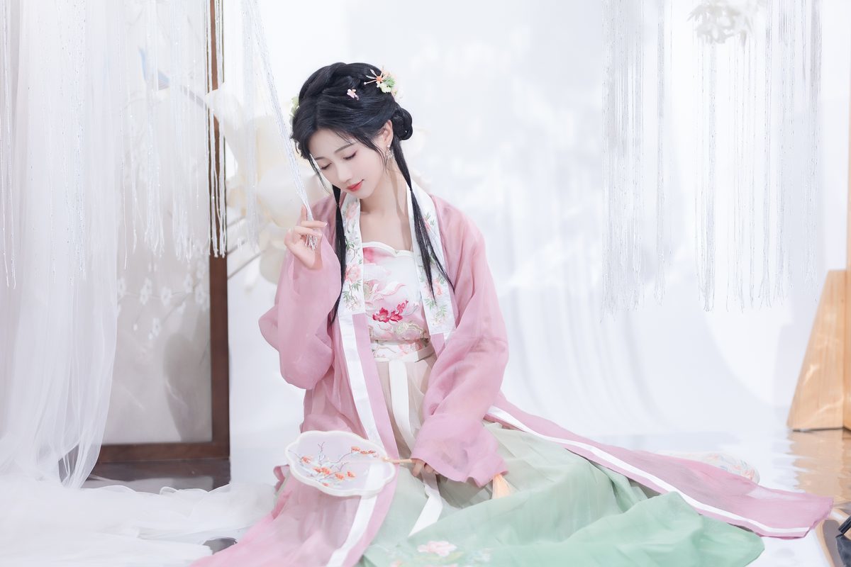 图片[23]-YiTuYu艺图语 Vol.6225 Qi Luo Sheng De Xiao Su Su[29P]-六色网