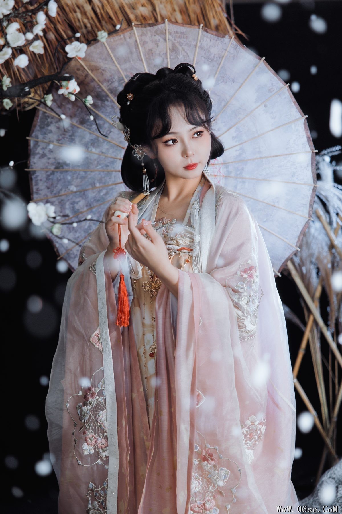 图片[20]-YiTuYu艺图语 Vol.3720 Qian Mo Hong Chen[23P]-六色网