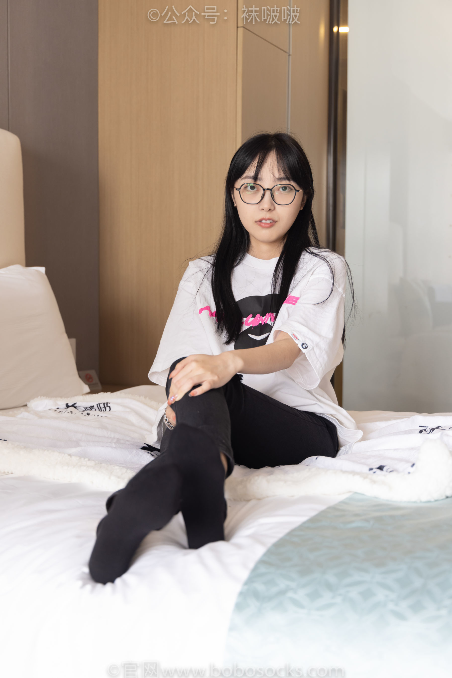 图片[107]-BoBoSocks袜啵啵 No.055 稚予-斯凯奇运动鞋、白棉袜、黑棉袜[139P]-六色网