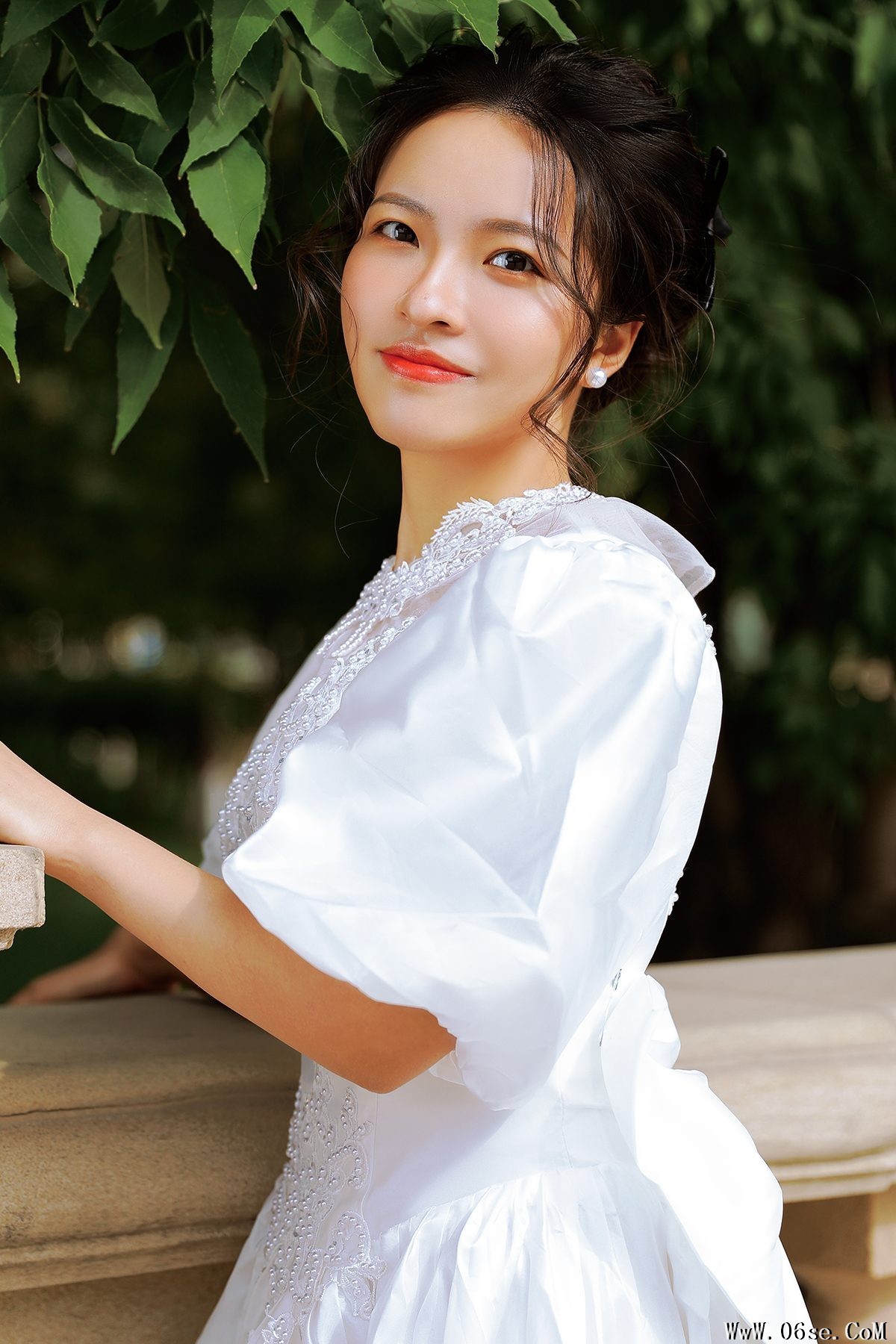 YiTuYu艺图语 Vol.3408 Xiao Xiao Chong Laura[28P]-六色网